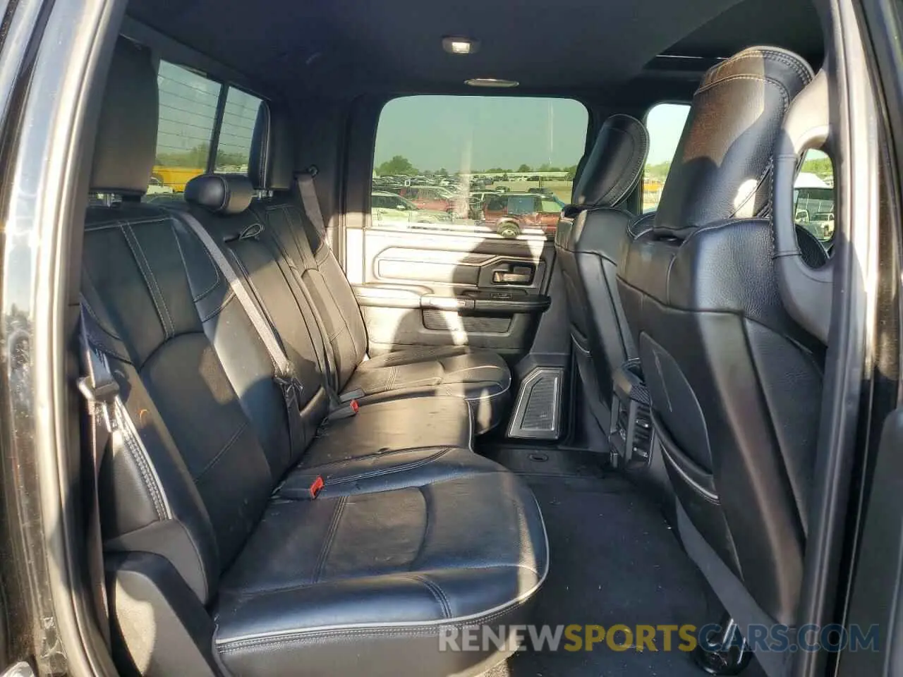 10 Photograph of a damaged car 3C6UR5SL2KG633908 RAM 2500 2019