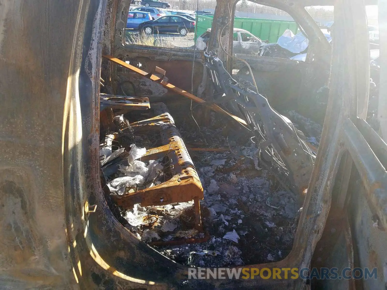 6 Photograph of a damaged car 3C6UR5TL1KG516478 RAM 2500 2019