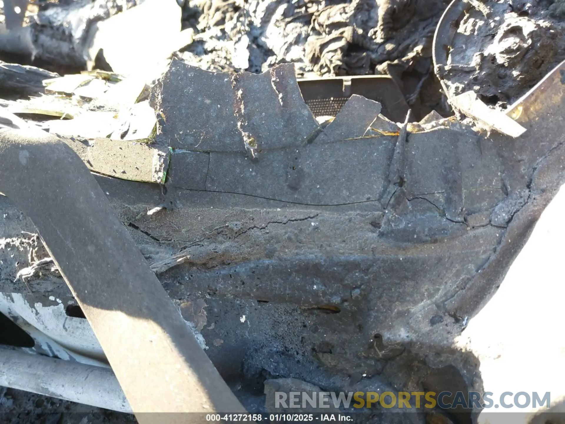 9 Photograph of a damaged car 3C6UR5TL4KG520475 RAM 2500 2019