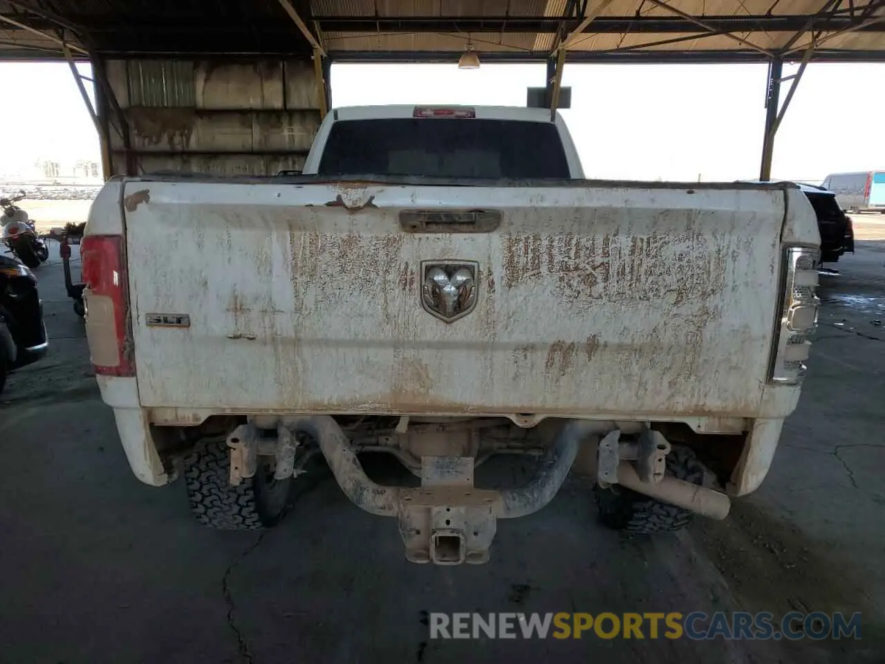 6 Photograph of a damaged car 3C7WR4AJ6KG586235 RAM 2500 2019