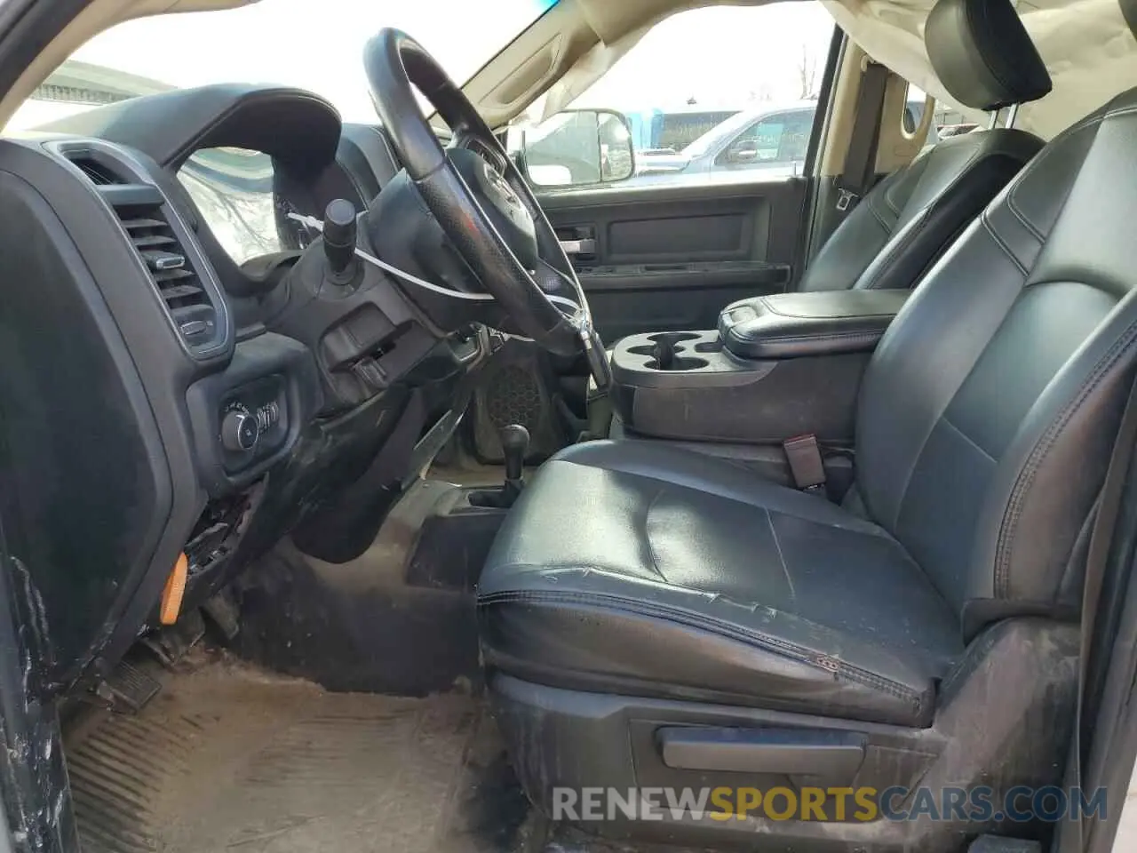 7 Photograph of a damaged car 3C7WR5HJ6KG513183 RAM 2500 2019
