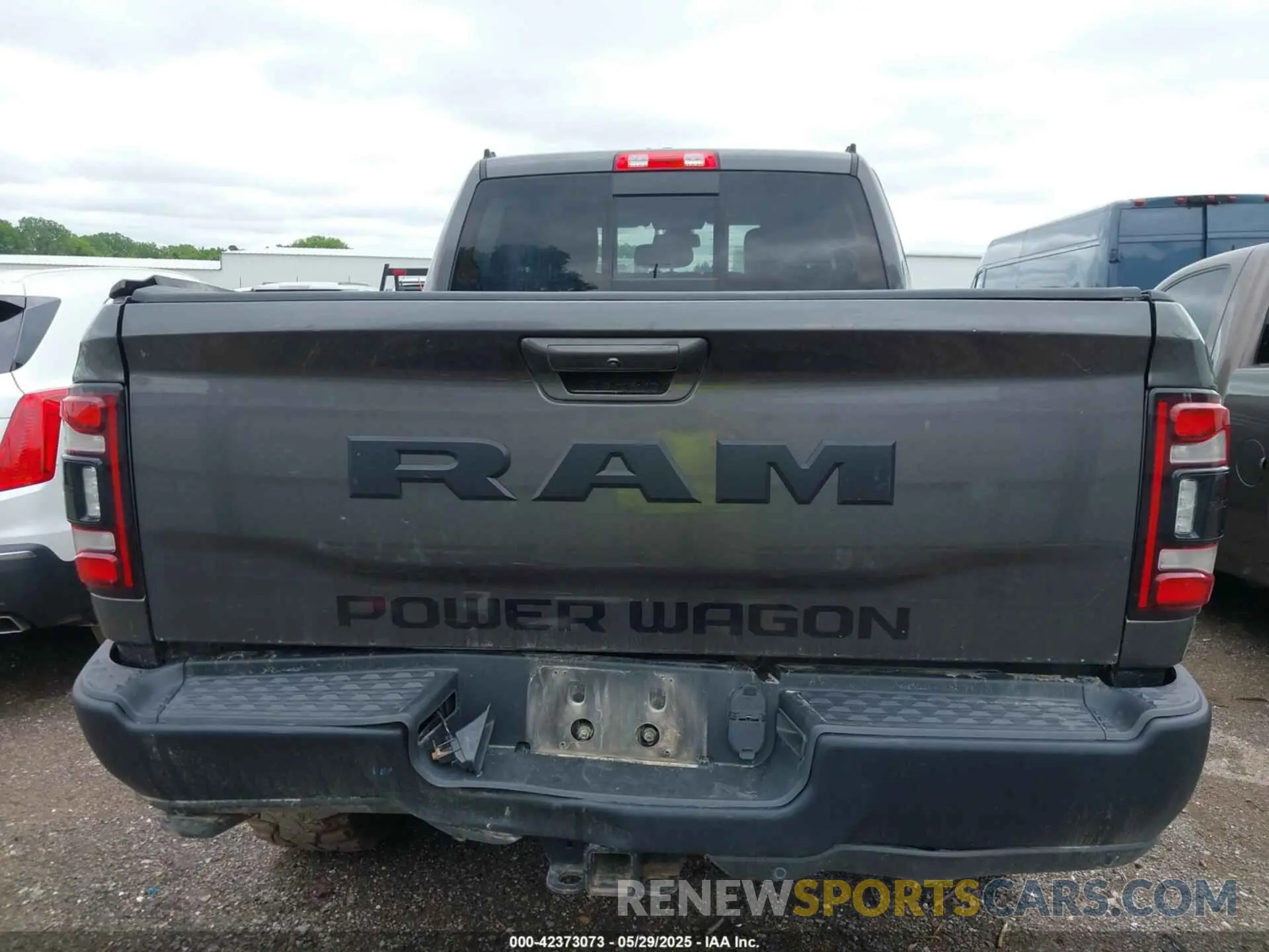 16 Photograph of a damaged car 3C6TR5EJ6LG303485 RAM 2500 2020