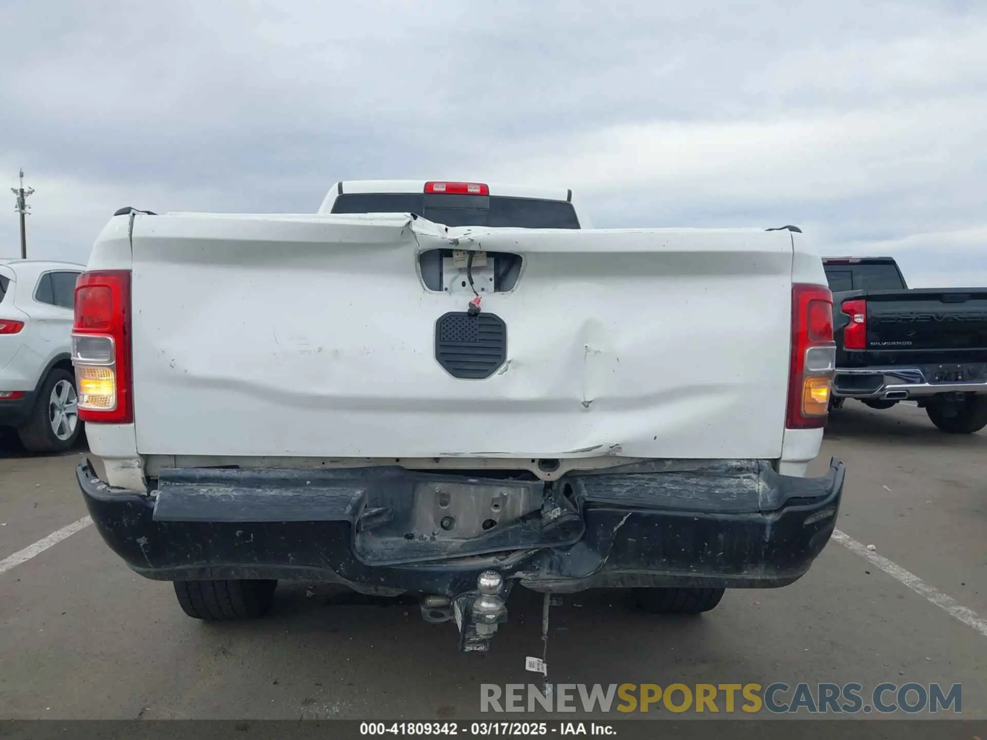 16 Photograph of a damaged car 3C6UR4HJ3LG121107 RAM 2500 2020