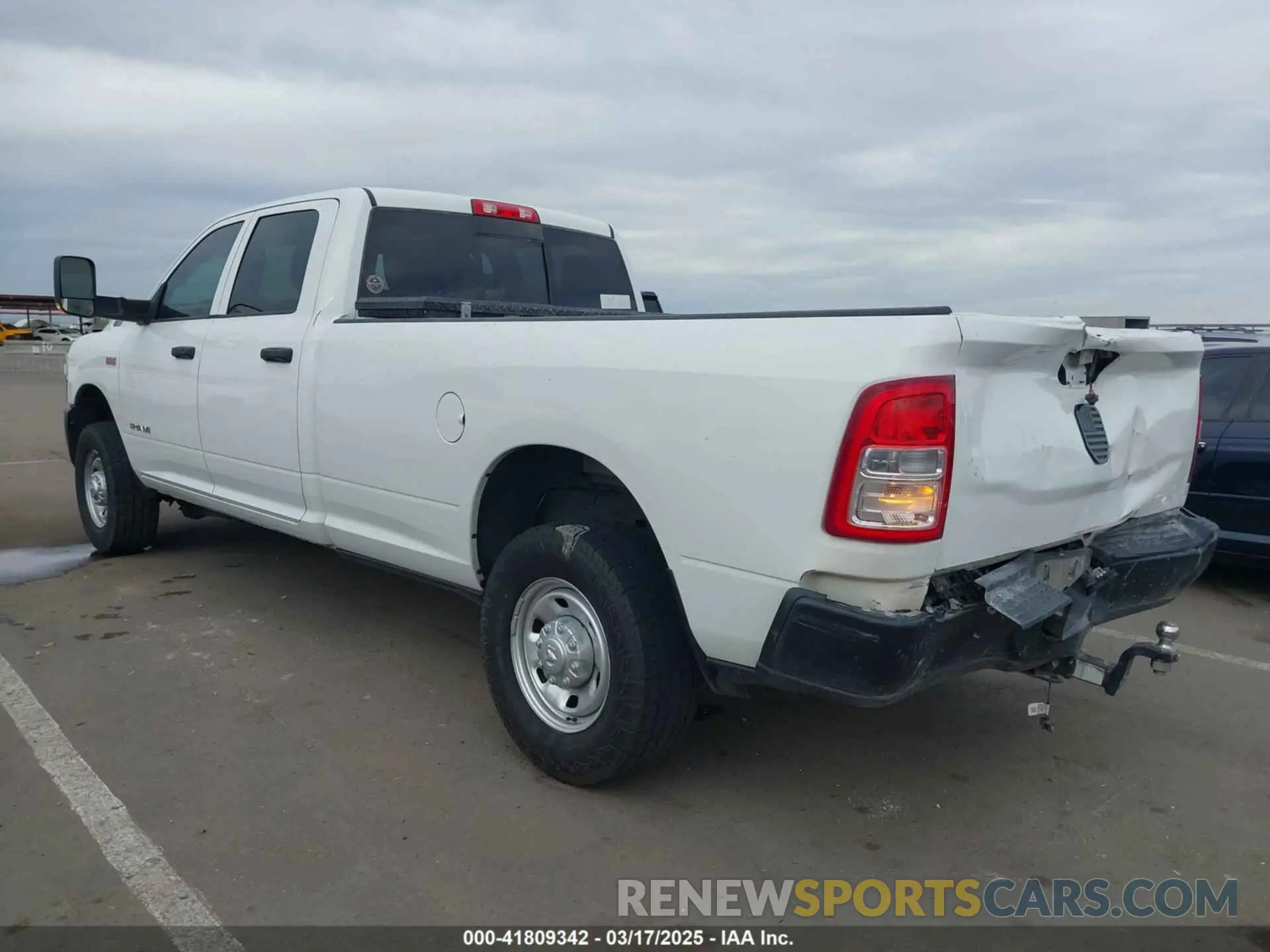 3 Photograph of a damaged car 3C6UR4HJ3LG121107 RAM 2500 2020
