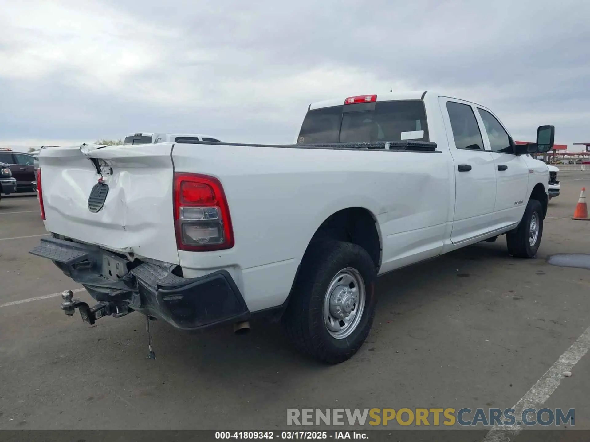 4 Photograph of a damaged car 3C6UR4HJ3LG121107 RAM 2500 2020