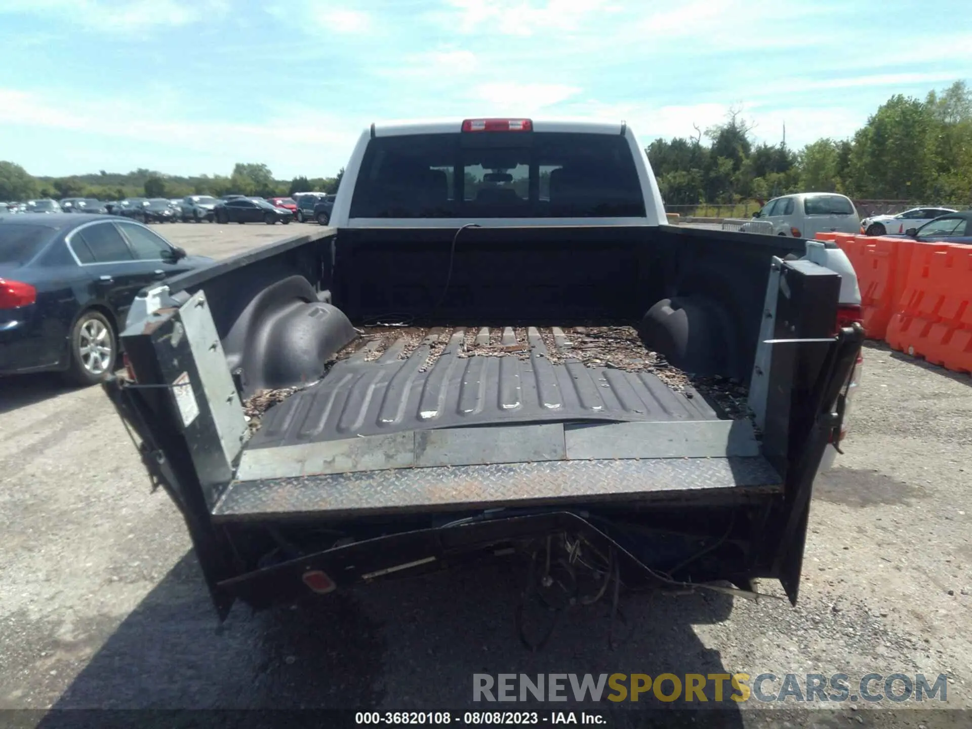 16 Photograph of a damaged car 3C6UR5CL3LG100837 RAM 2500 2020