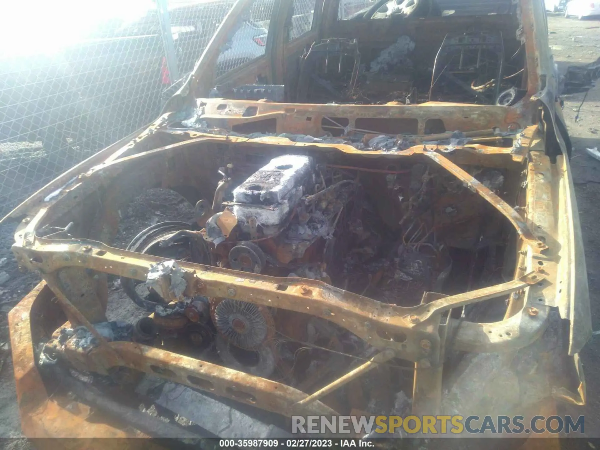 10 Photograph of a damaged car 3C6UR5CL7LG284387 RAM 2500 2020