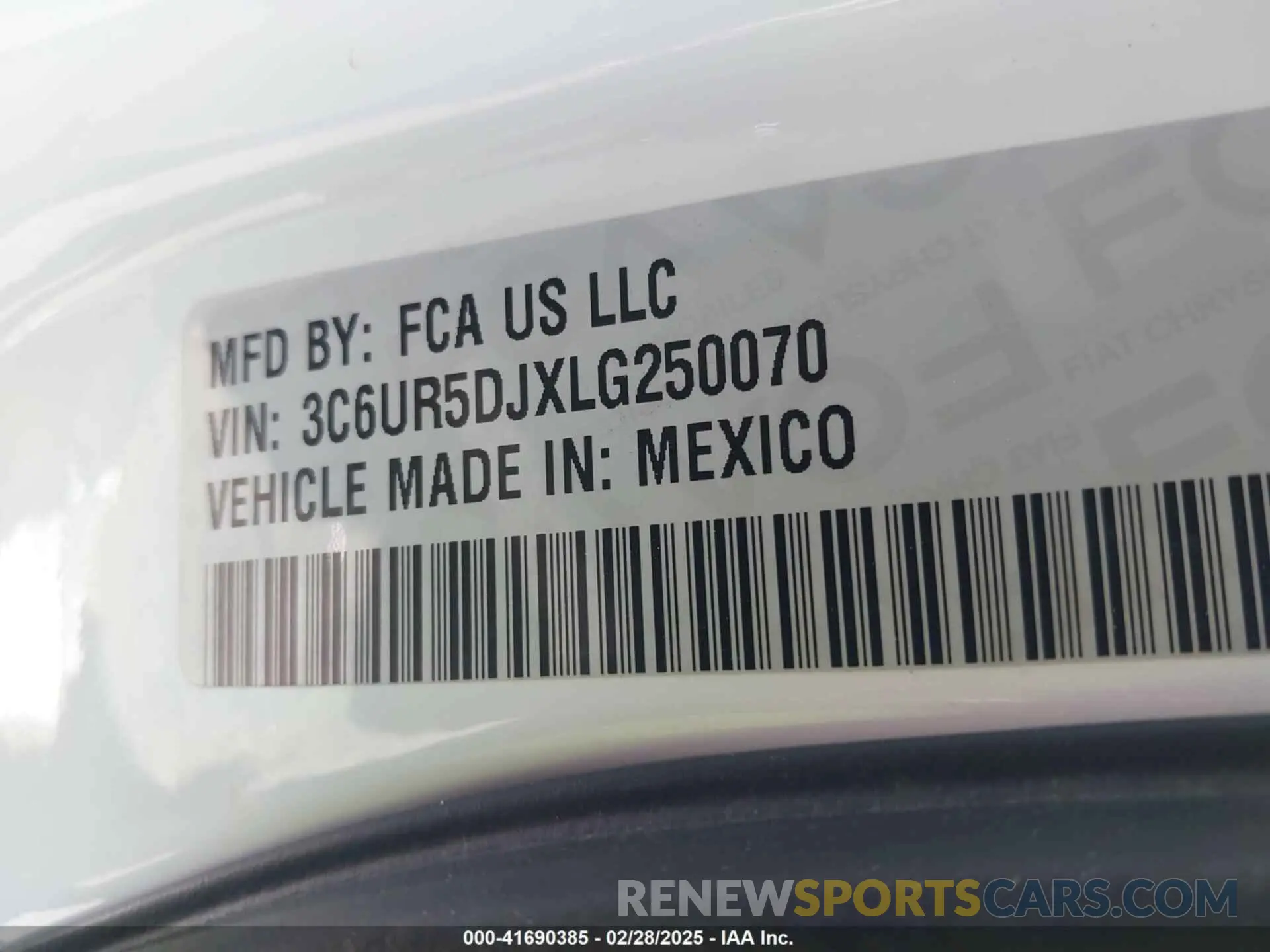 9 Photograph of a damaged car 3C6UR5DJXLG250070 RAM 2500 2020