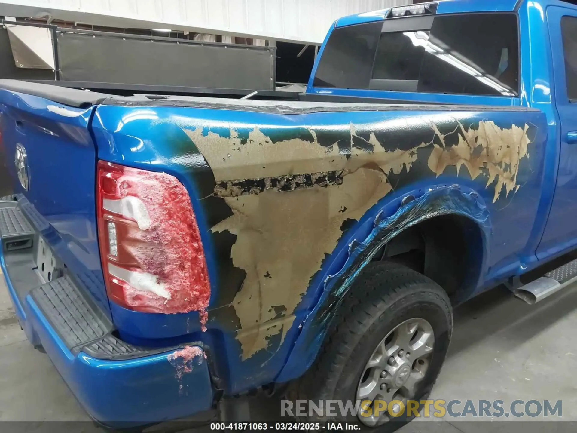 6 Photograph of a damaged car 3C6UR5FL4LG208430 RAM 2500 2020