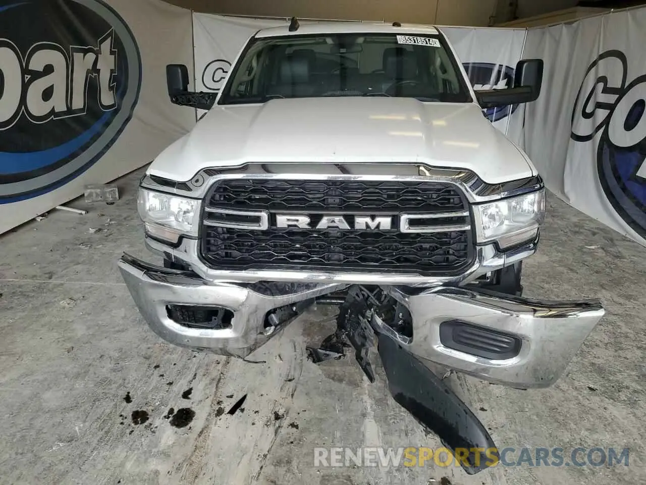 5 Photograph of a damaged car 3C6UR5HJ1LG111844 RAM 2500 2020