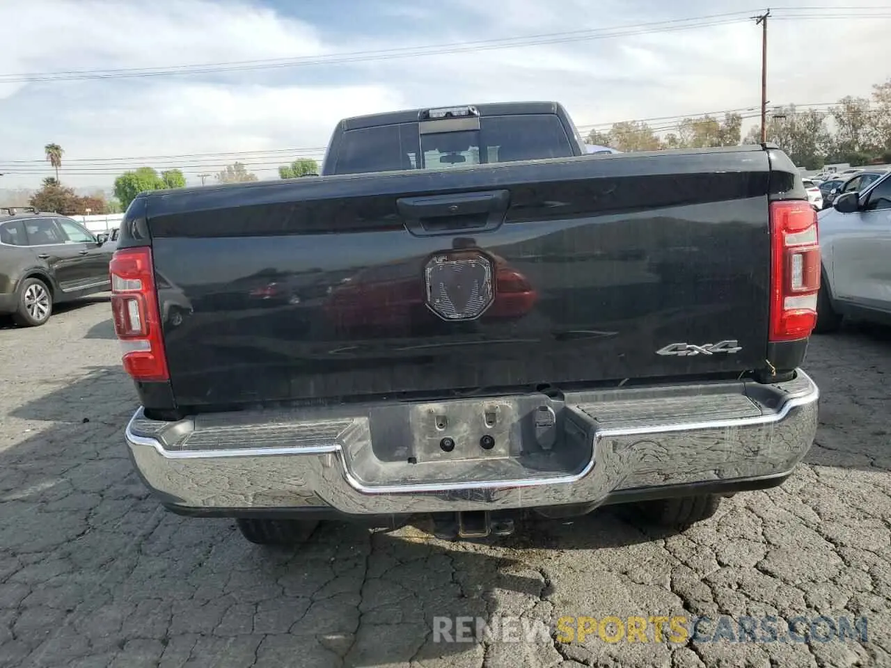 6 Photograph of a damaged car 3C6UR5HLXLG163135 RAM 2500 2020