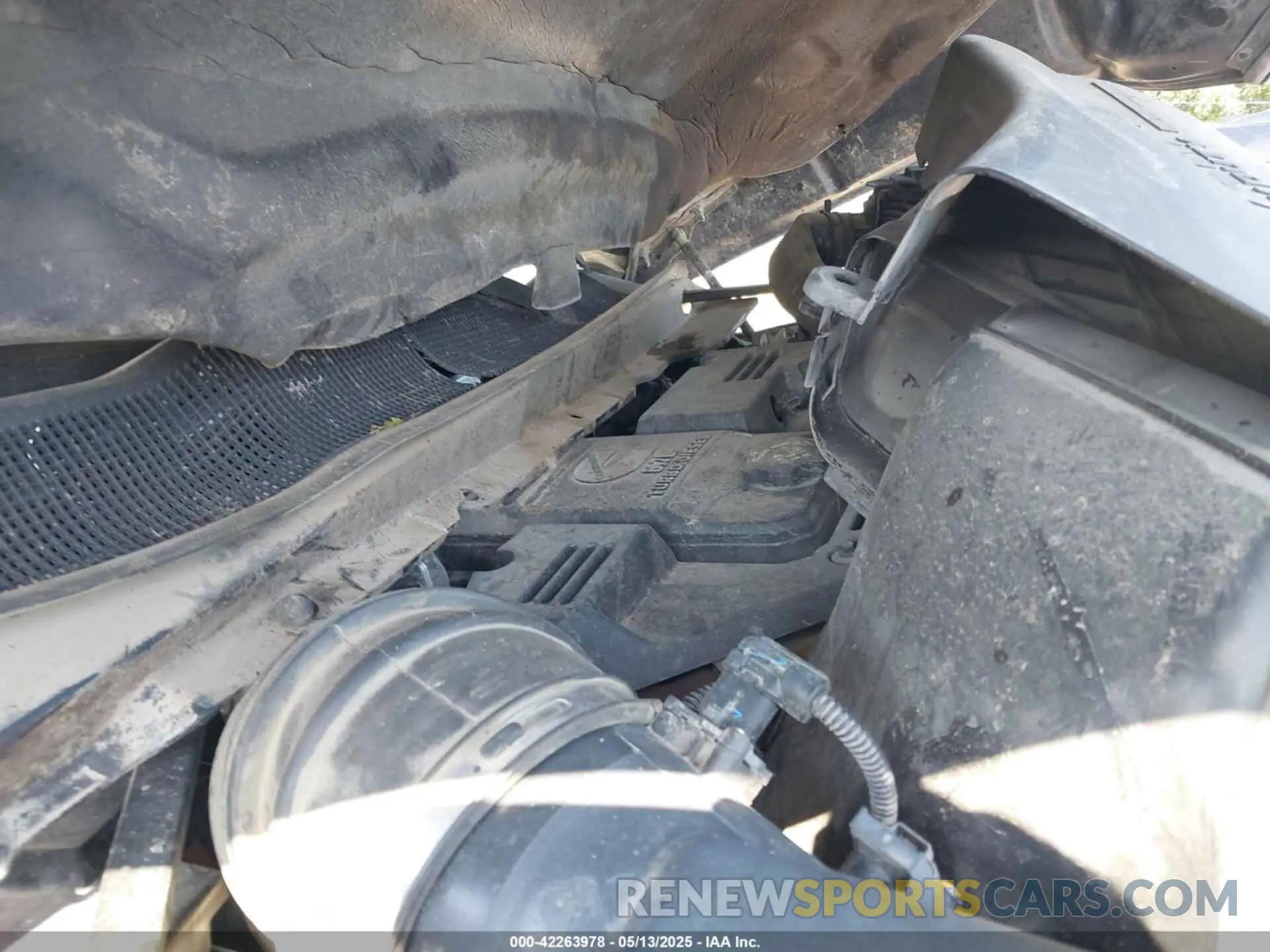 10 Photograph of a damaged car 3C6UR5NLXLG314141 RAM 2500 2020