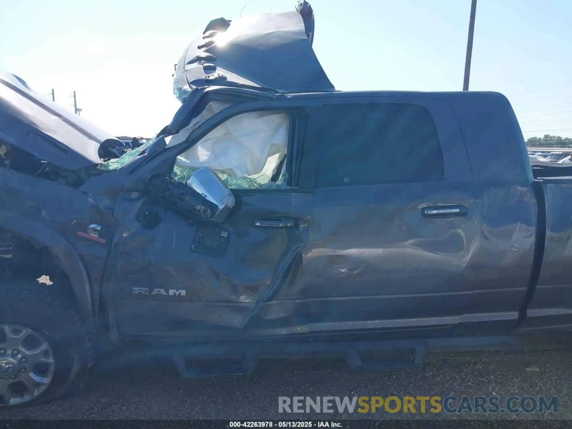 13 Photograph of a damaged car 3C6UR5NLXLG314141 RAM 2500 2020