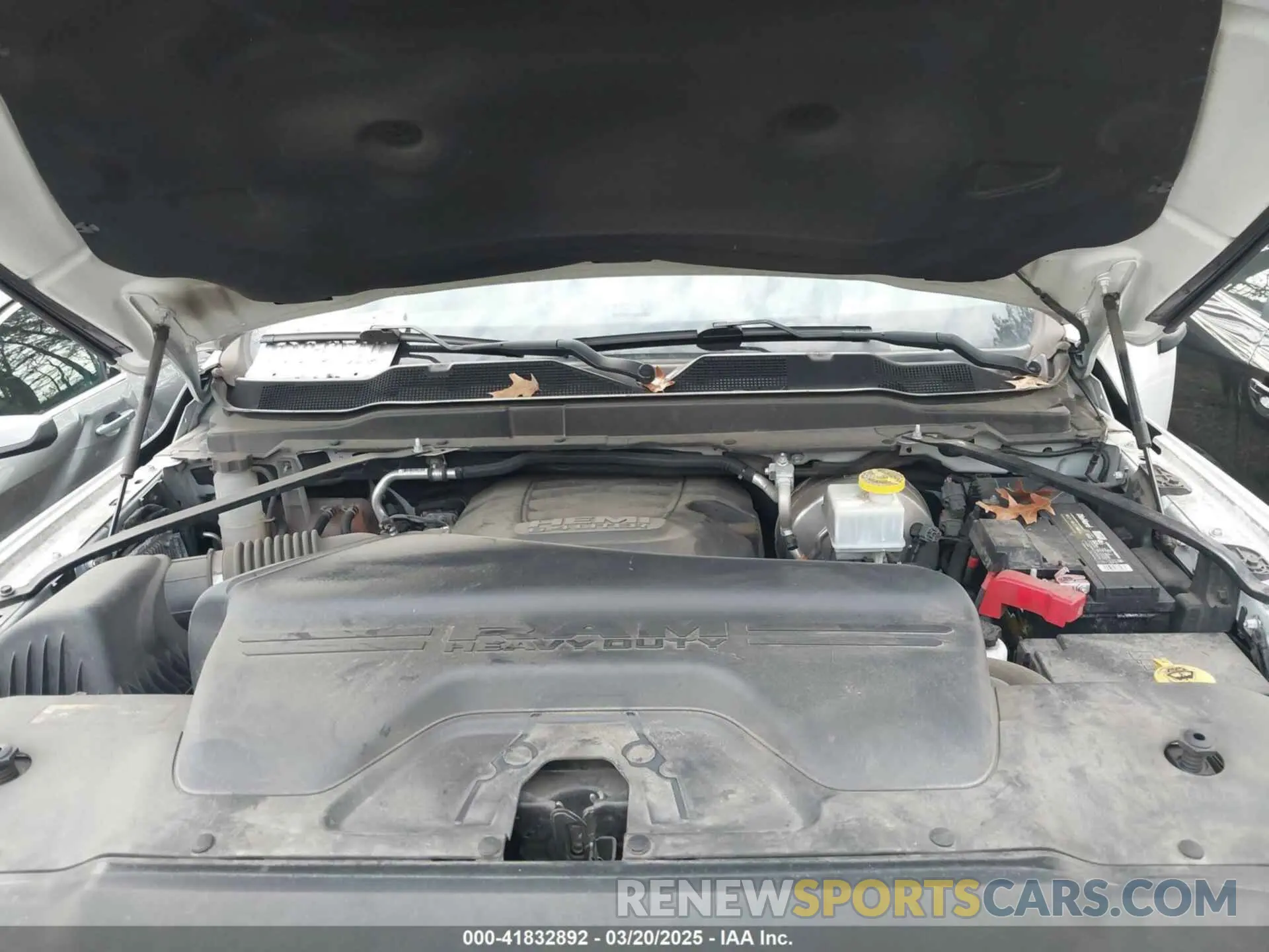 10 Photograph of a damaged car 3C7WR4HJXLG201931 RAM 2500 2020