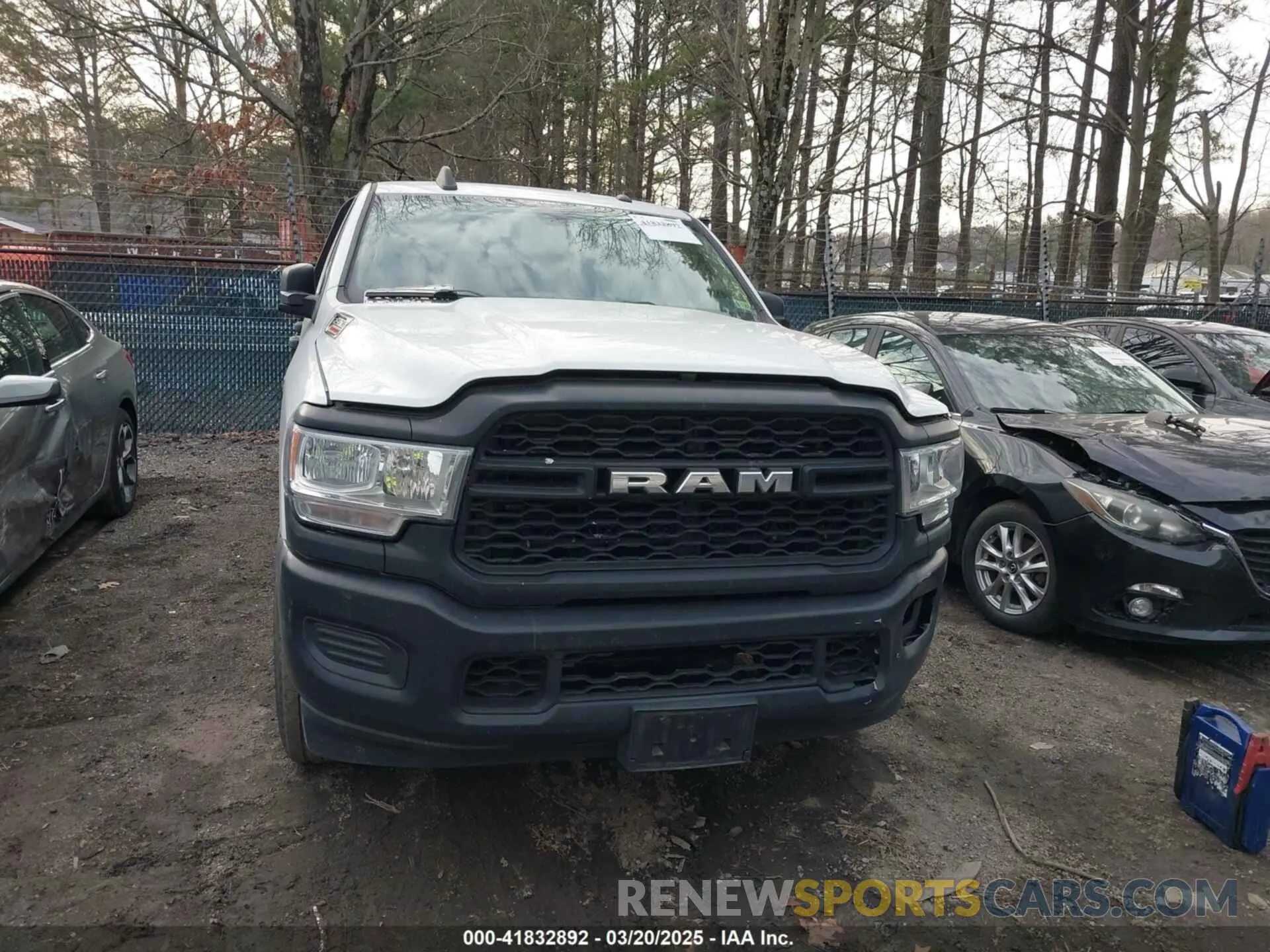 12 Photograph of a damaged car 3C7WR4HJXLG201931 RAM 2500 2020