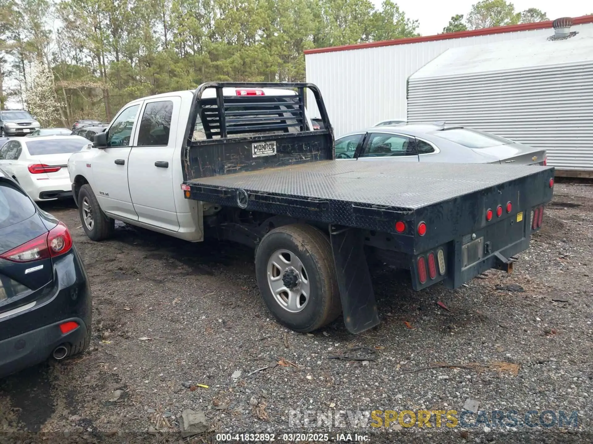 3 Photograph of a damaged car 3C7WR4HJXLG201931 RAM 2500 2020