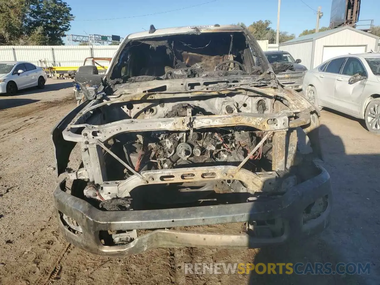 5 Photograph of a damaged car 3C6UR4HJ3MG600449 RAM 2500 2021
