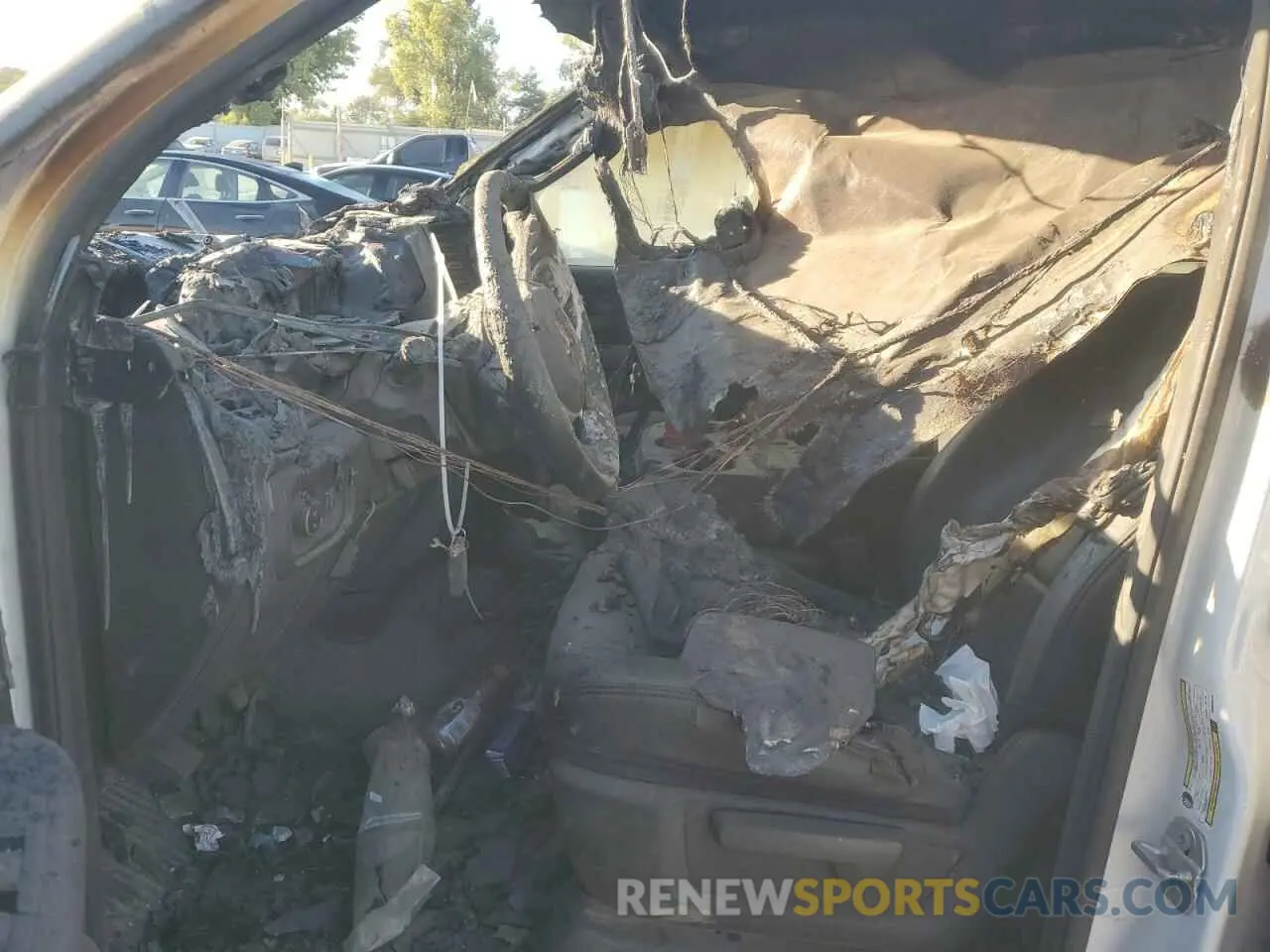 7 Photograph of a damaged car 3C6UR4HJ3MG600449 RAM 2500 2021