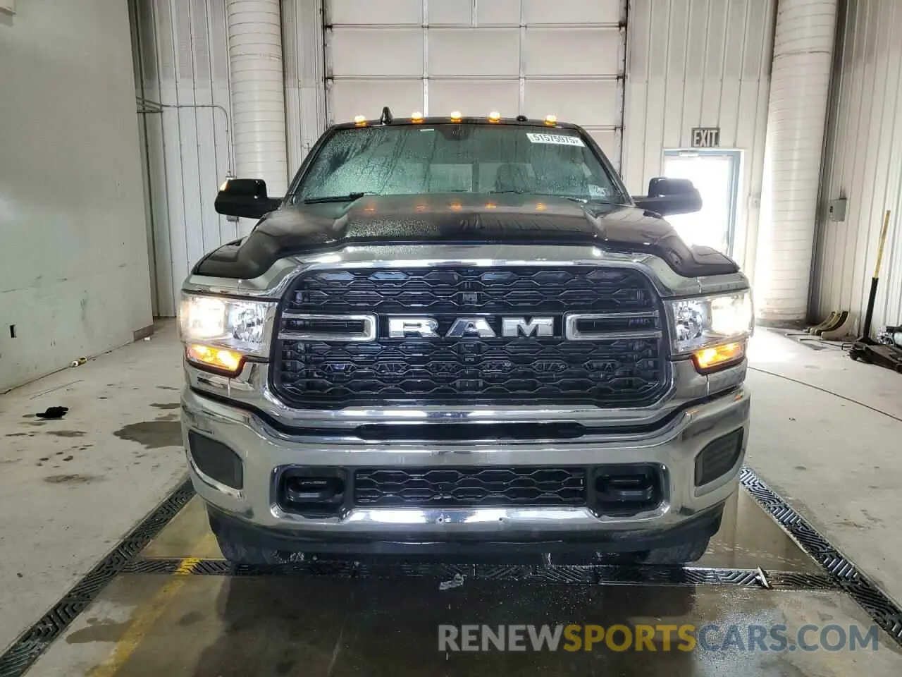 5 Photograph of a damaged car 3C6UR5CJ1MG637738 RAM 2500 2021