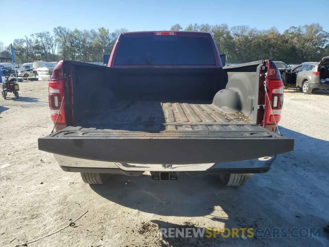 6 Photograph of a damaged car 3C6UR5FL0MG669898 RAM 2500 2021