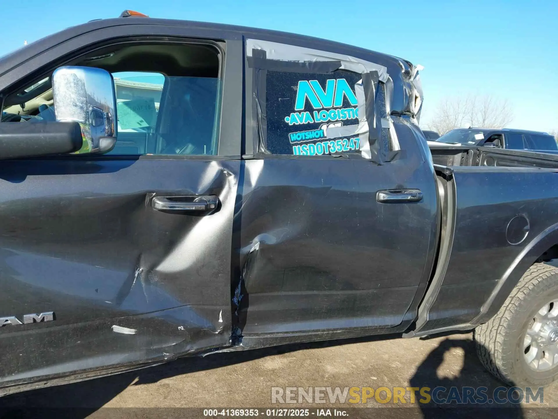 18 Photograph of a damaged car 3C6UR5FL7MG629012 RAM 2500 2021