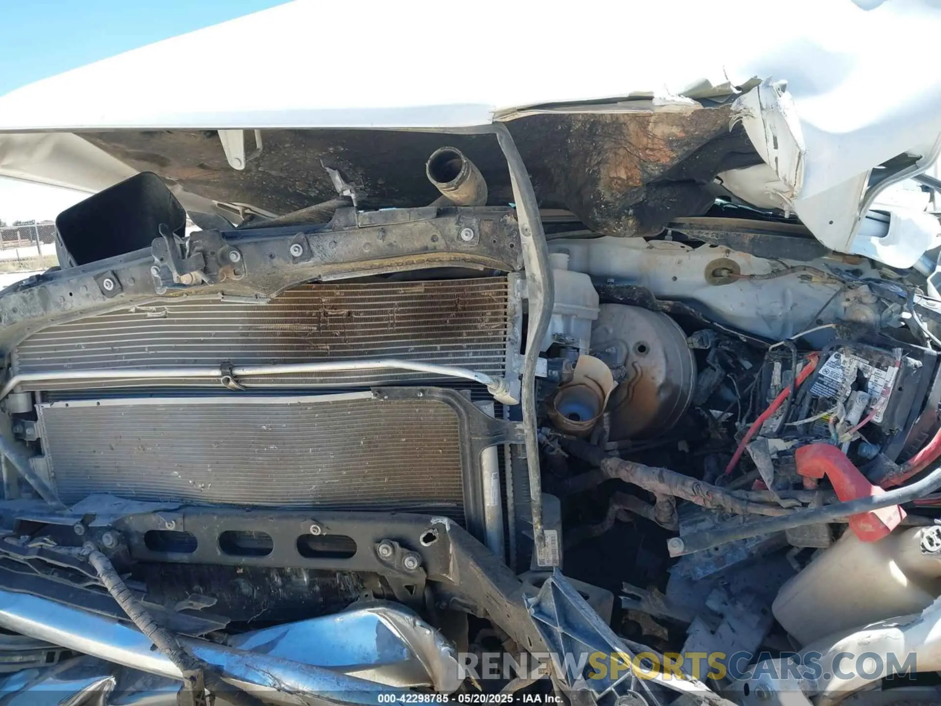 10 Photograph of a damaged car 3C6UR5HJ6MG698589 RAM 2500 2021