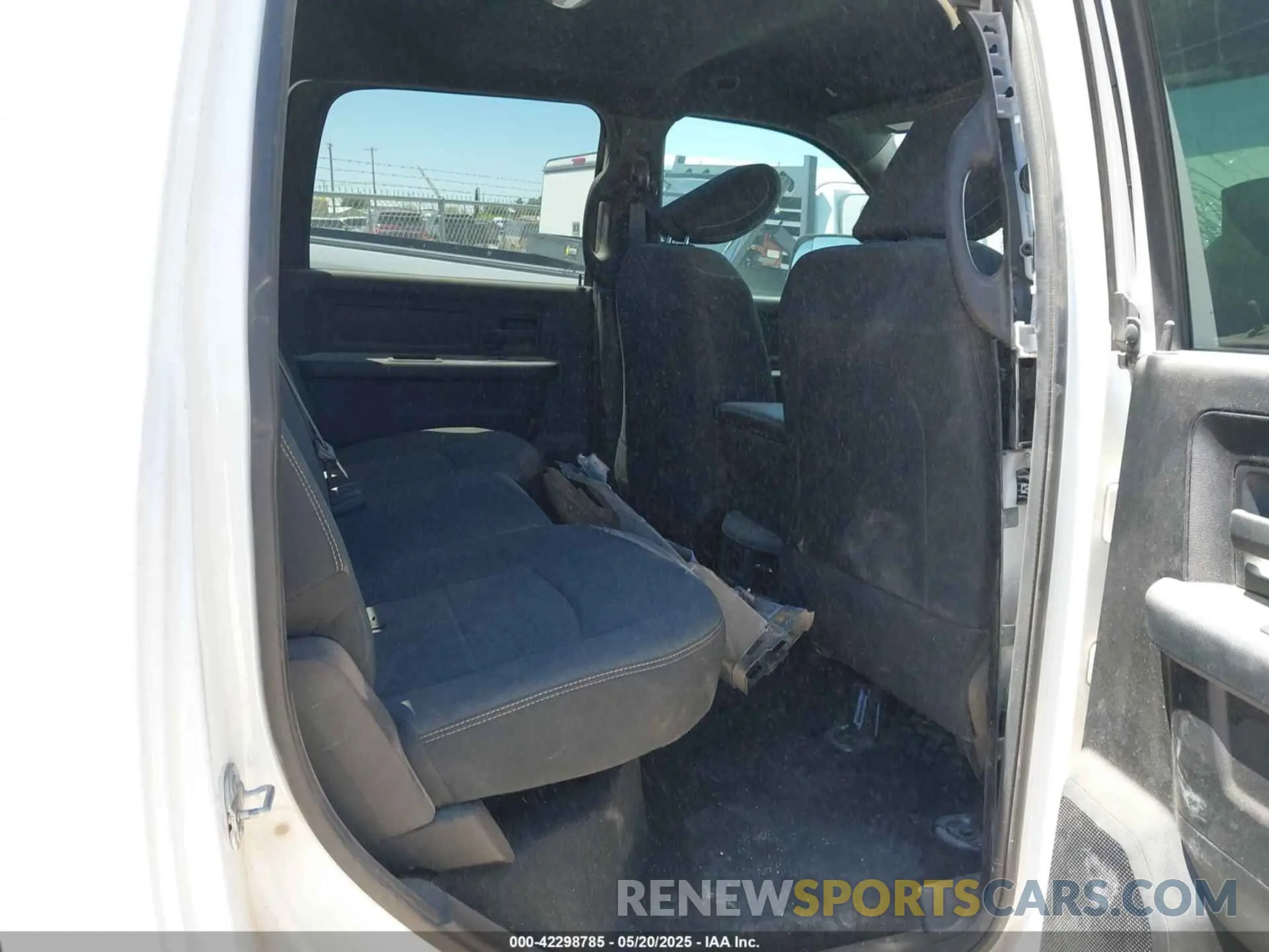 8 Photograph of a damaged car 3C6UR5HJ6MG698589 RAM 2500 2021