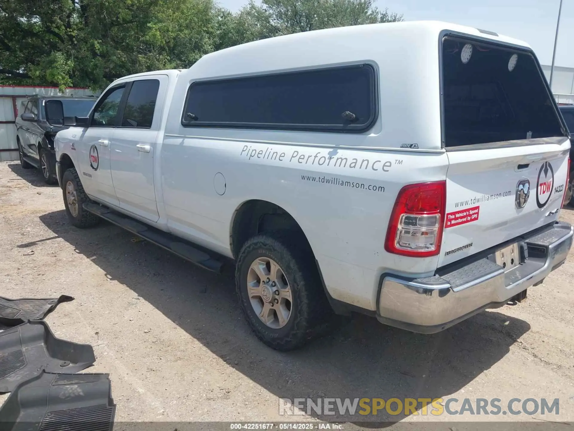 3 Photograph of a damaged car 3C6UR5JL1MG652017 RAM 2500 2021