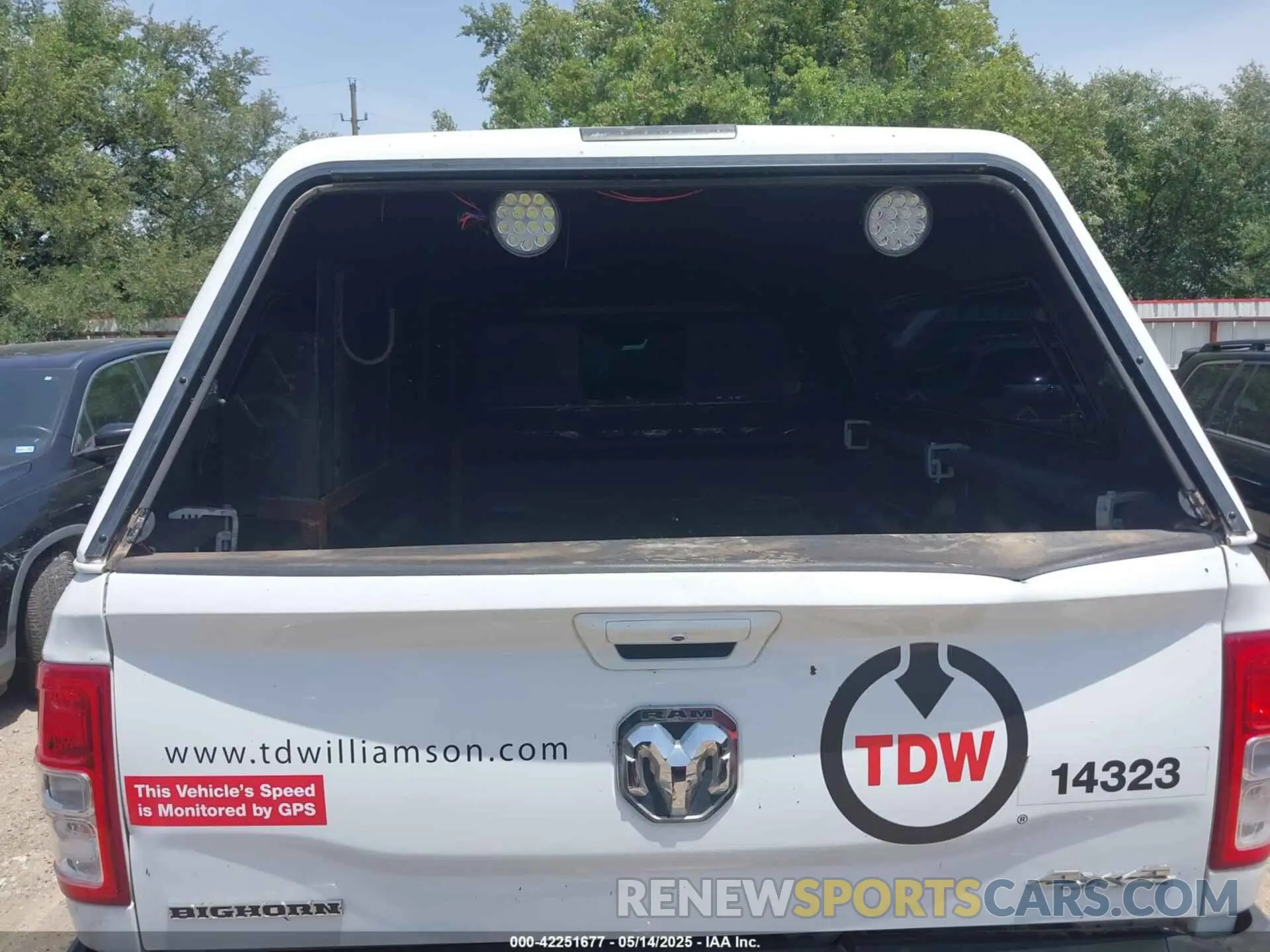 6 Photograph of a damaged car 3C6UR5JL1MG652017 RAM 2500 2021