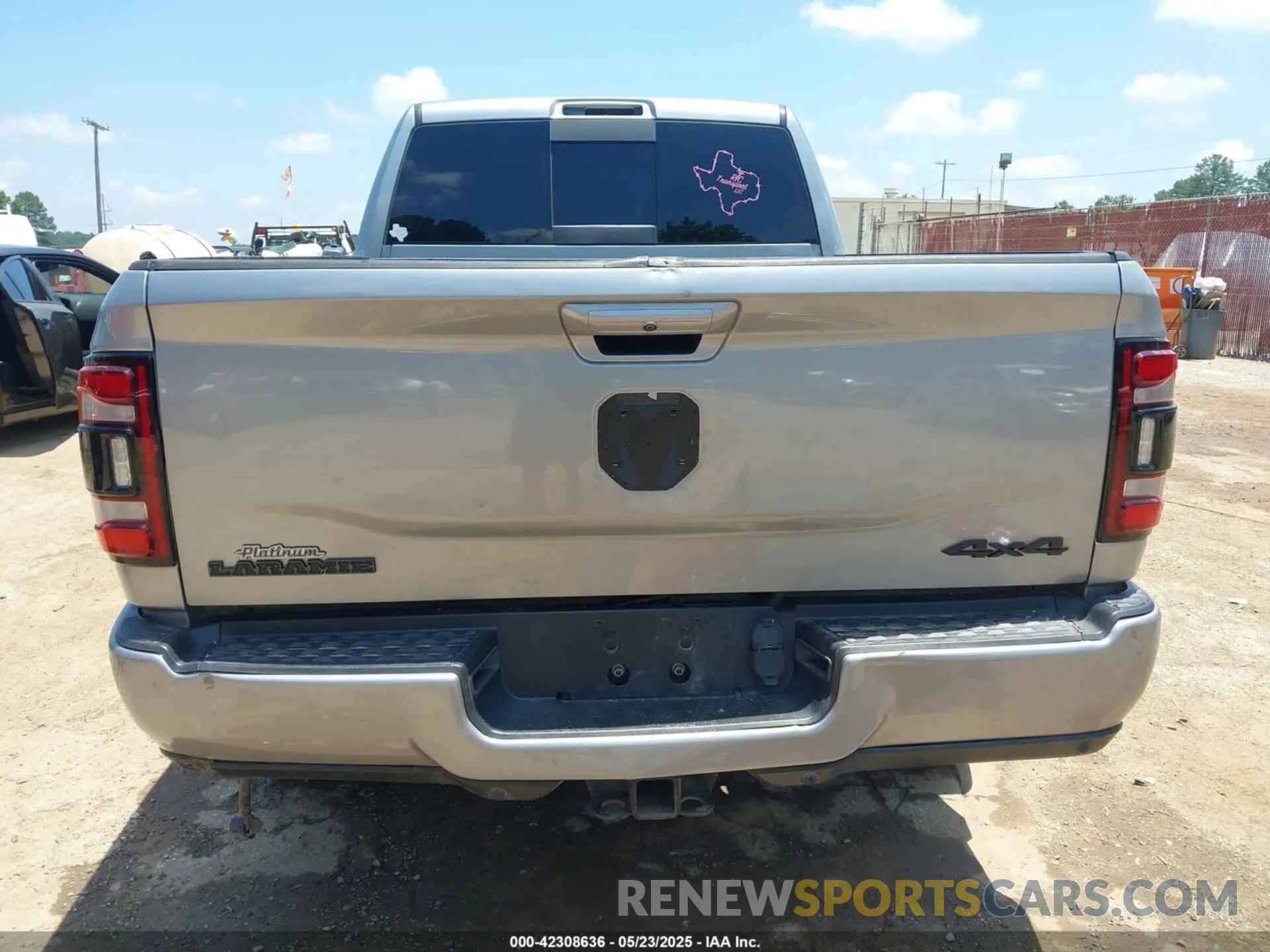 17 Photograph of a damaged car 3C6UR5NL2MG509717 RAM 2500 2021