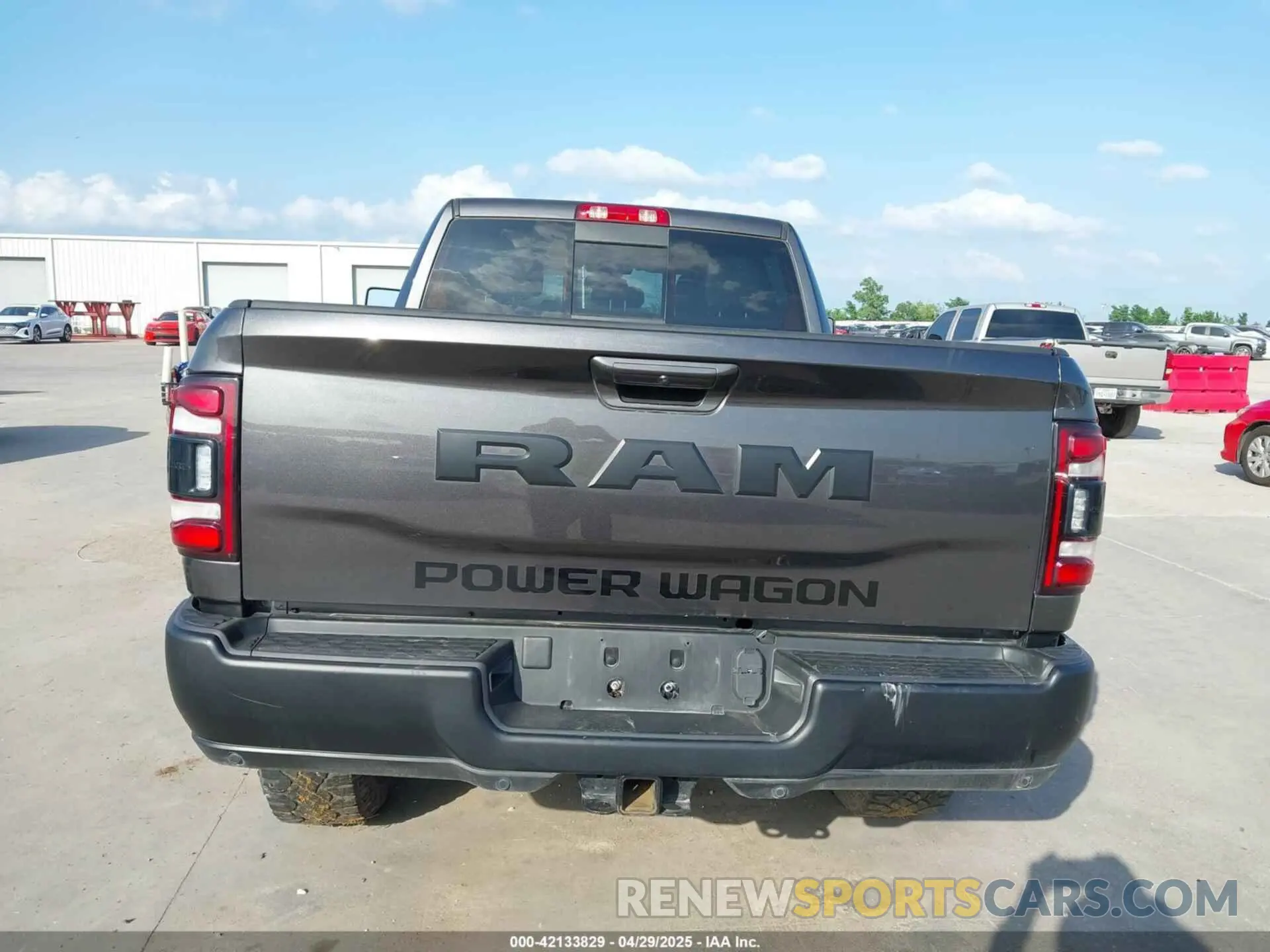17 Photograph of a damaged car 3C6TR5EJ4NG249641 RAM 2500 2022