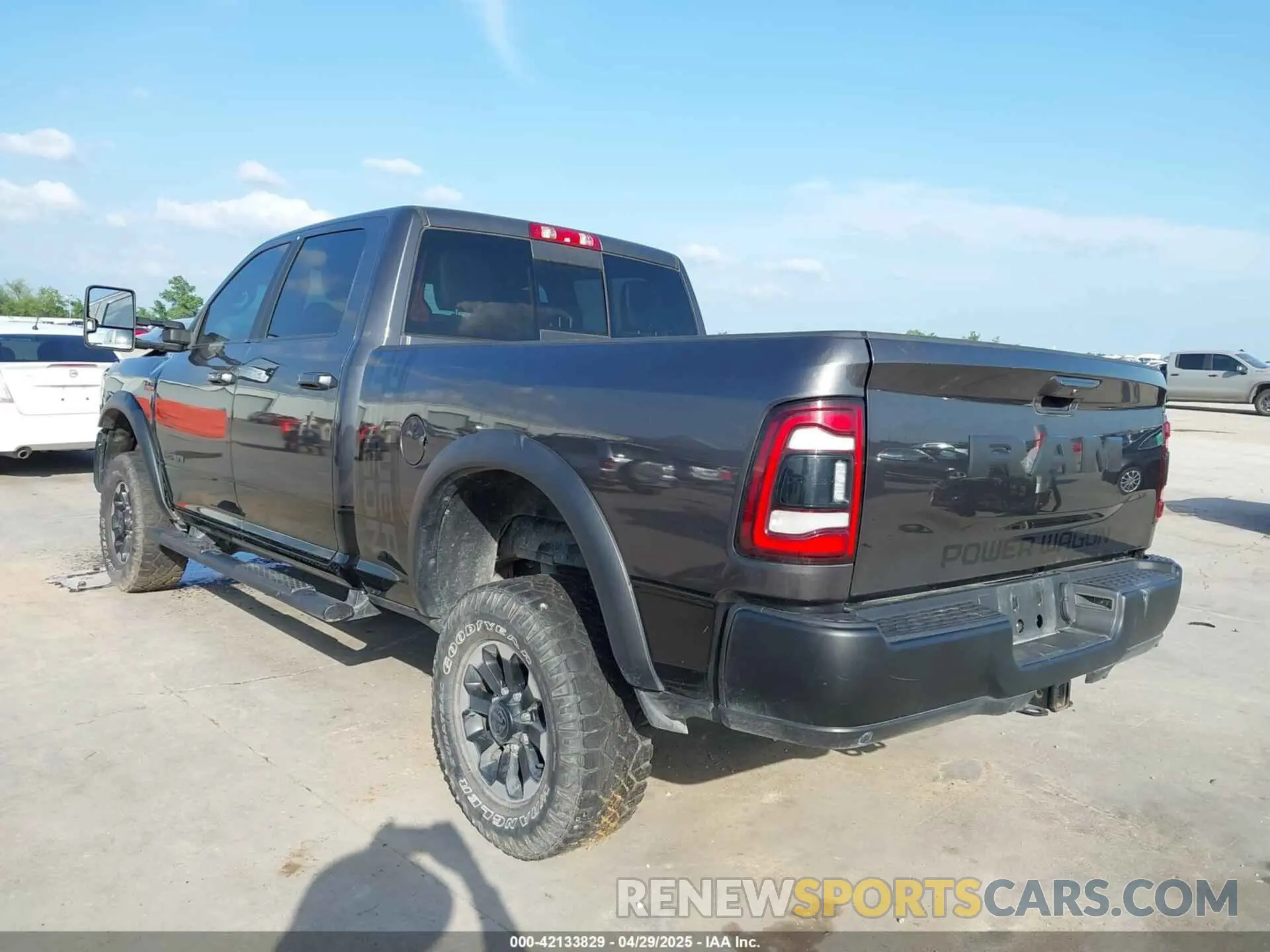 3 Photograph of a damaged car 3C6TR5EJ4NG249641 RAM 2500 2022