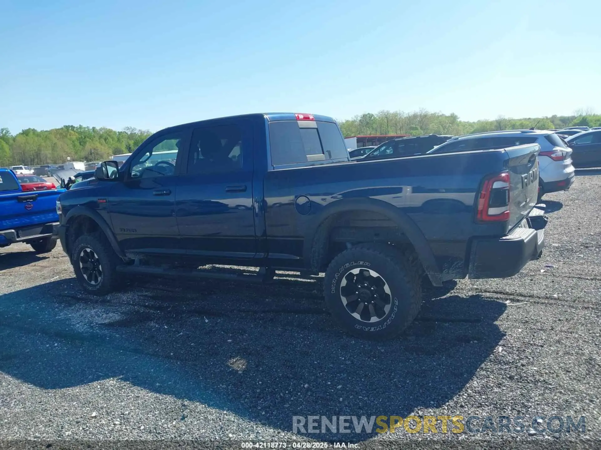 14 Photograph of a damaged car 3C6TR5EJ7NG326339 RAM 2500 2022