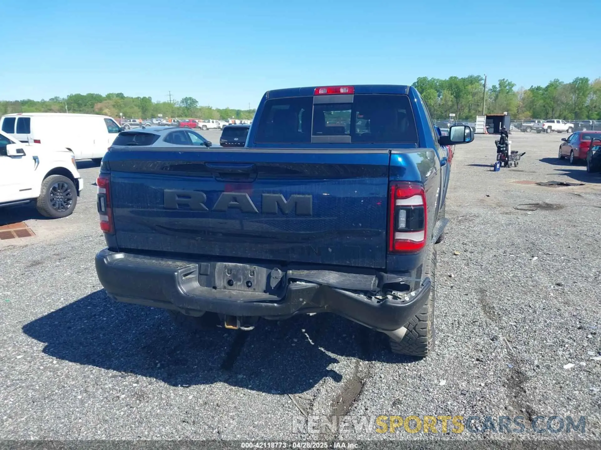 16 Photograph of a damaged car 3C6TR5EJ7NG326339 RAM 2500 2022
