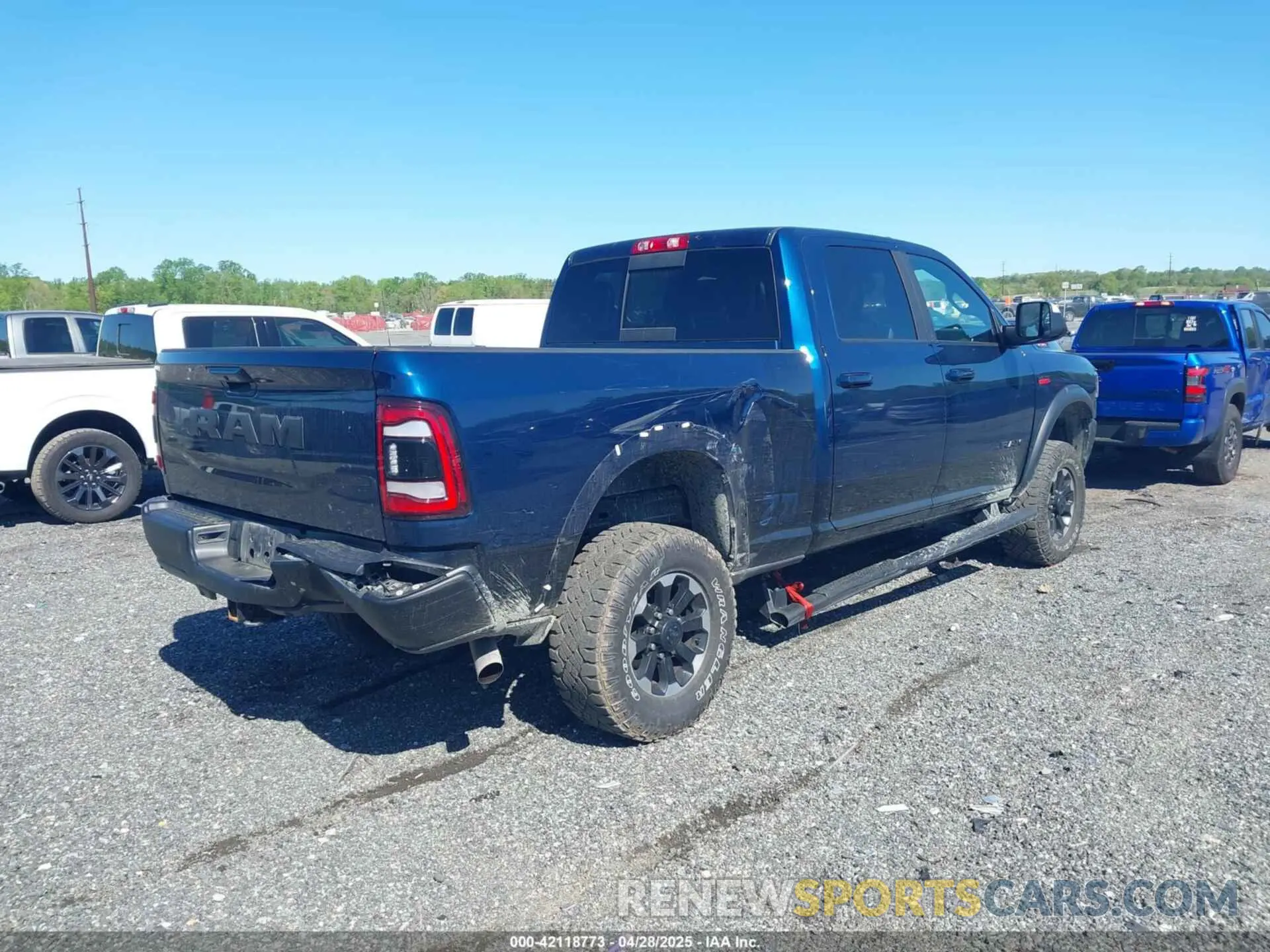 4 Photograph of a damaged car 3C6TR5EJ7NG326339 RAM 2500 2022