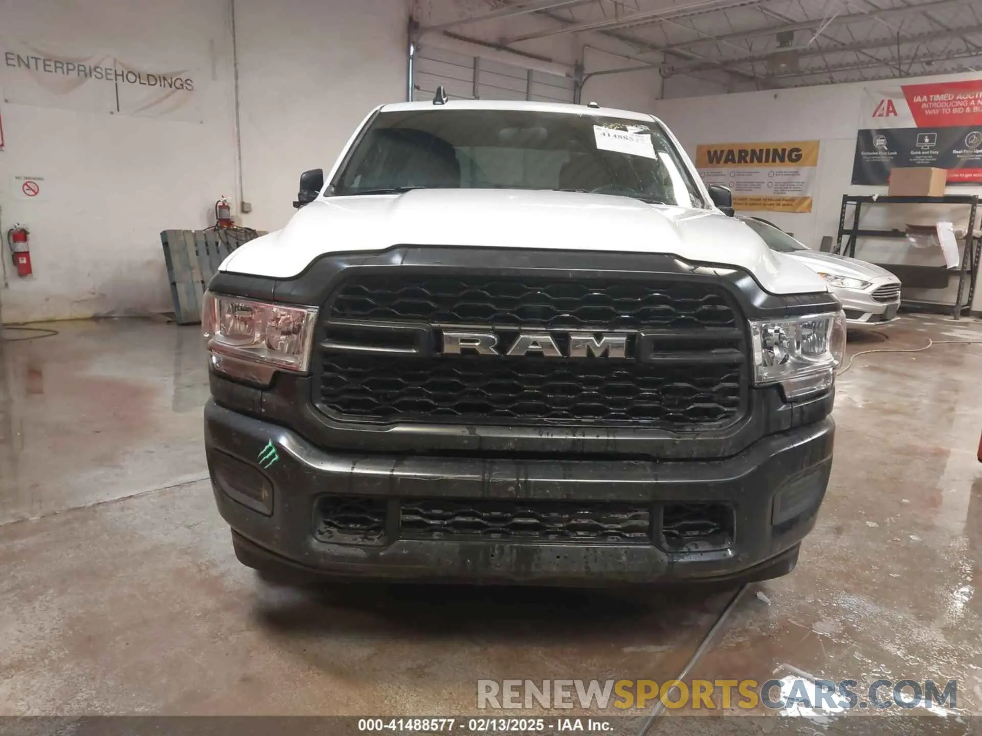 12 Photograph of a damaged car 3C6UR4HJ0NG120662 RAM 2500 2022