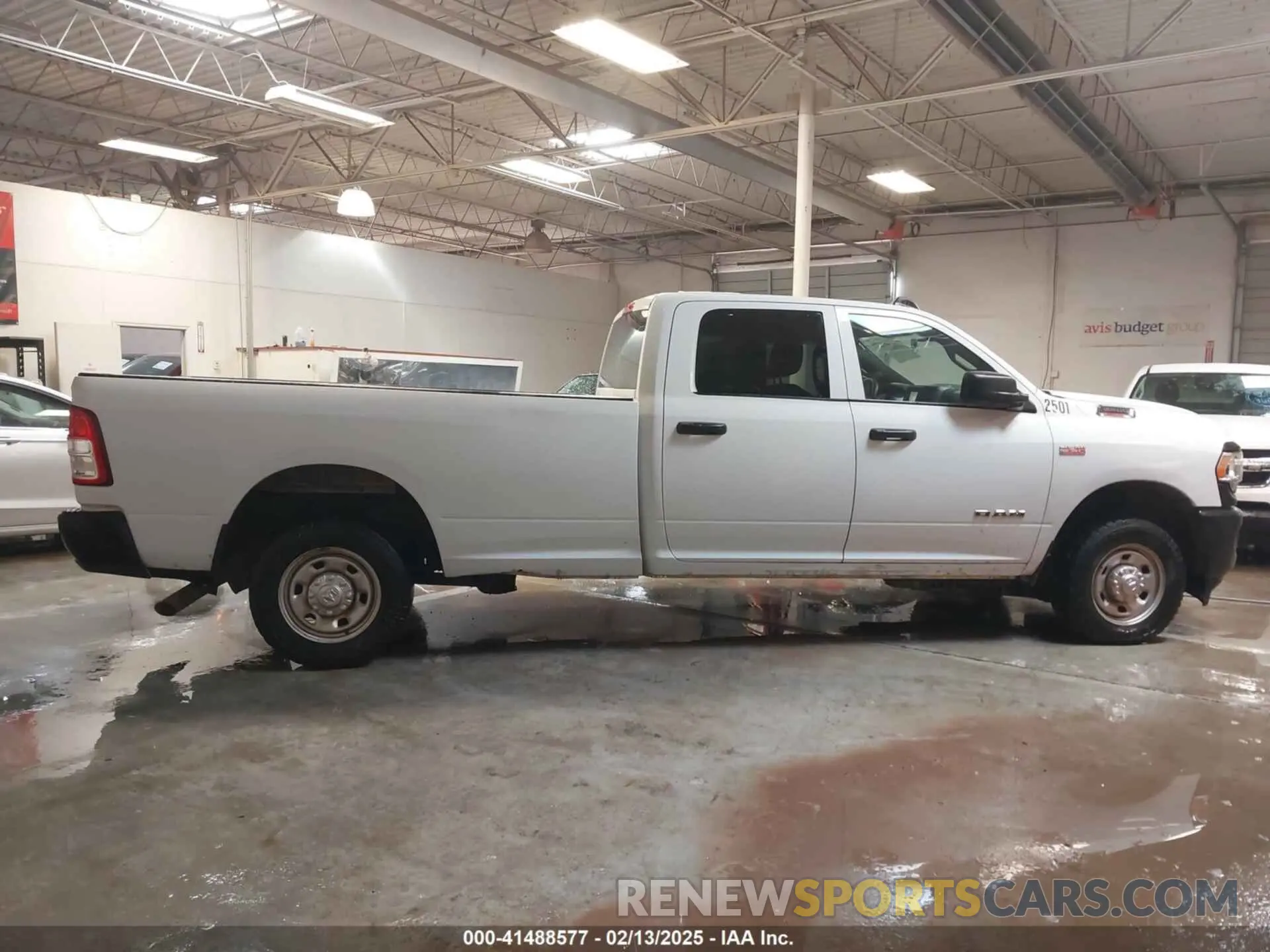 13 Photograph of a damaged car 3C6UR4HJ0NG120662 RAM 2500 2022