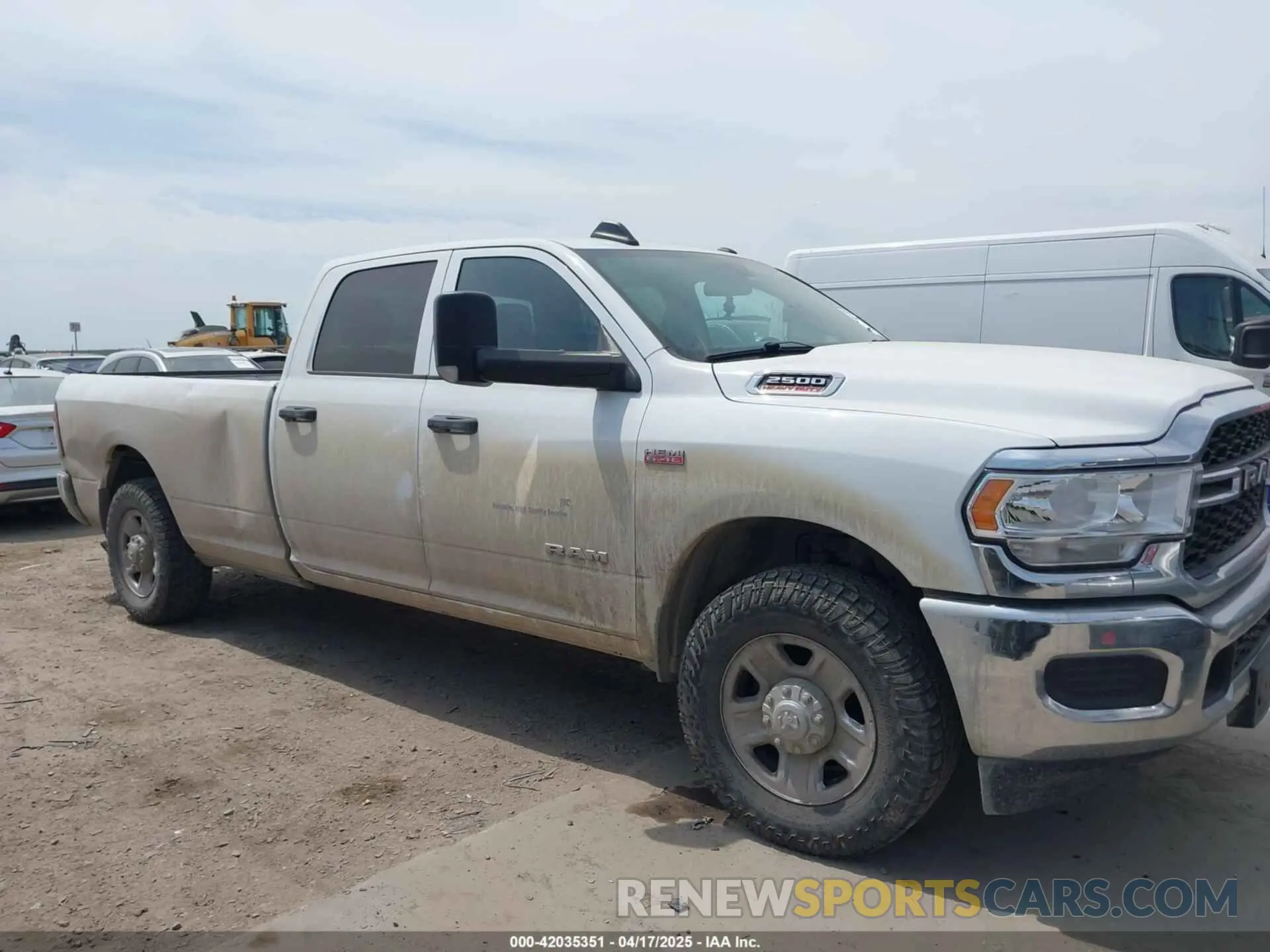 13 Photograph of a damaged car 3C6UR4HJ5NG337737 RAM 2500 2022