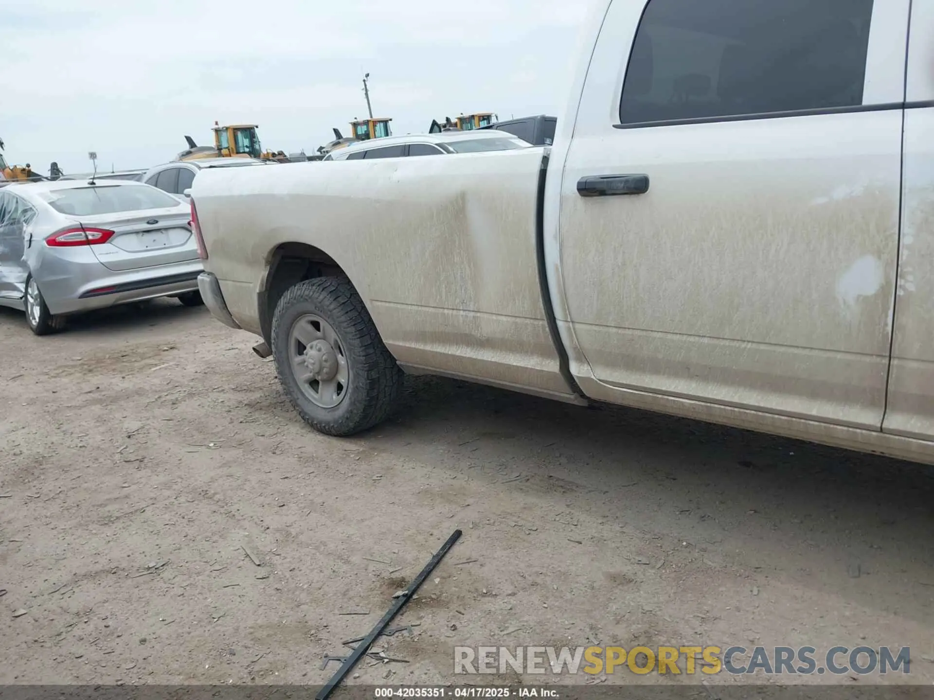 6 Photograph of a damaged car 3C6UR4HJ5NG337737 RAM 2500 2022