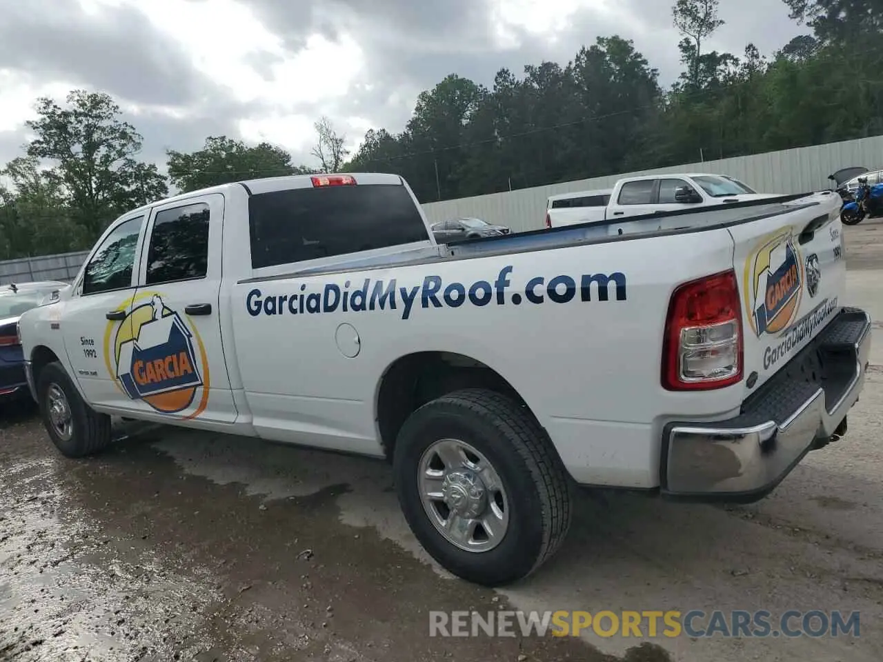 2 Photograph of a damaged car 3C6UR4HJ8NG138617 RAM 2500 2022