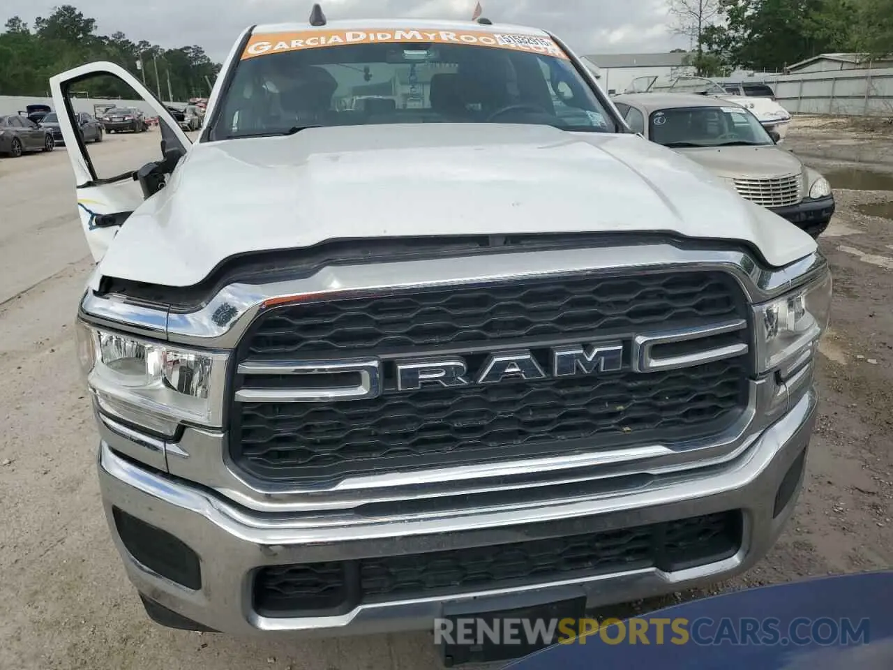 5 Photograph of a damaged car 3C6UR4HJ8NG138617 RAM 2500 2022