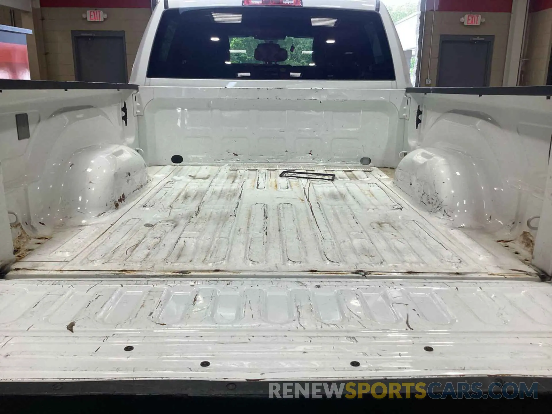 16 Photograph of a damaged car 3C6UR5CJ0NG322026 RAM 2500 2022