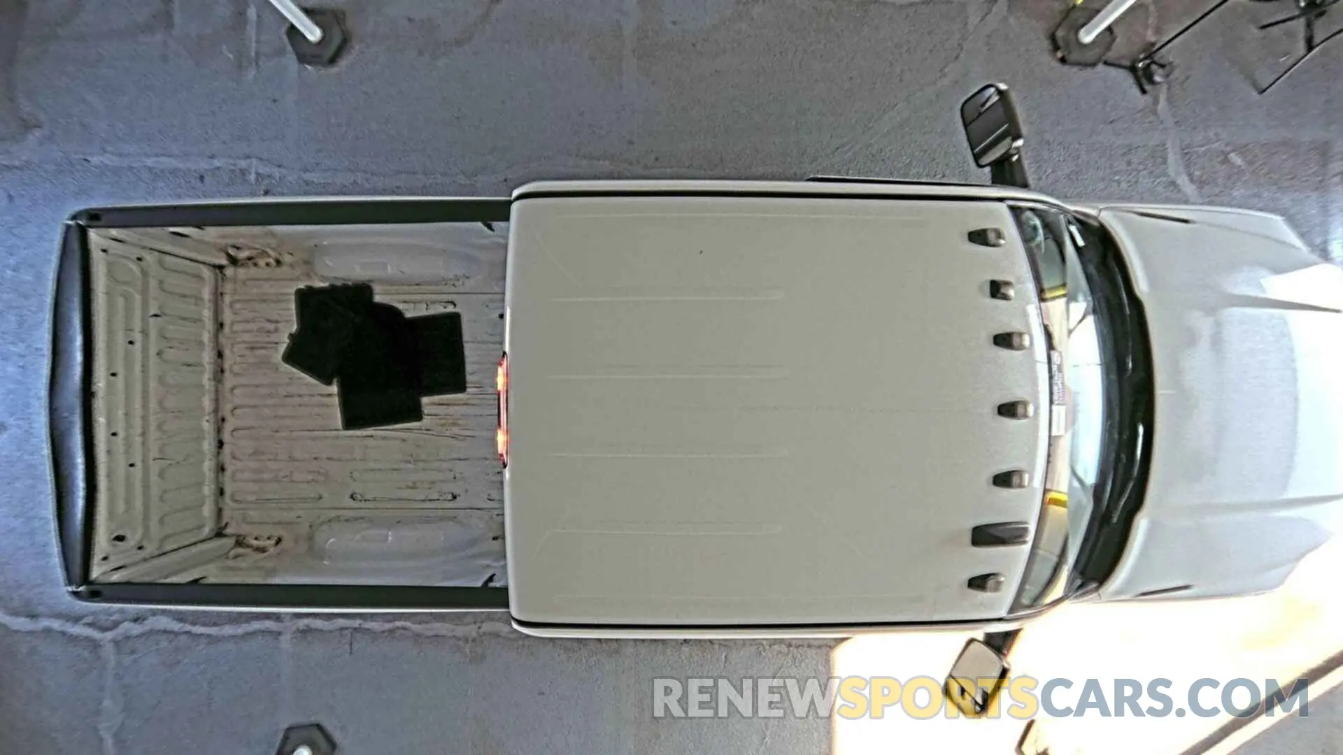 28 Photograph of a damaged car 3C6UR5CJ0NG322026 RAM 2500 2022