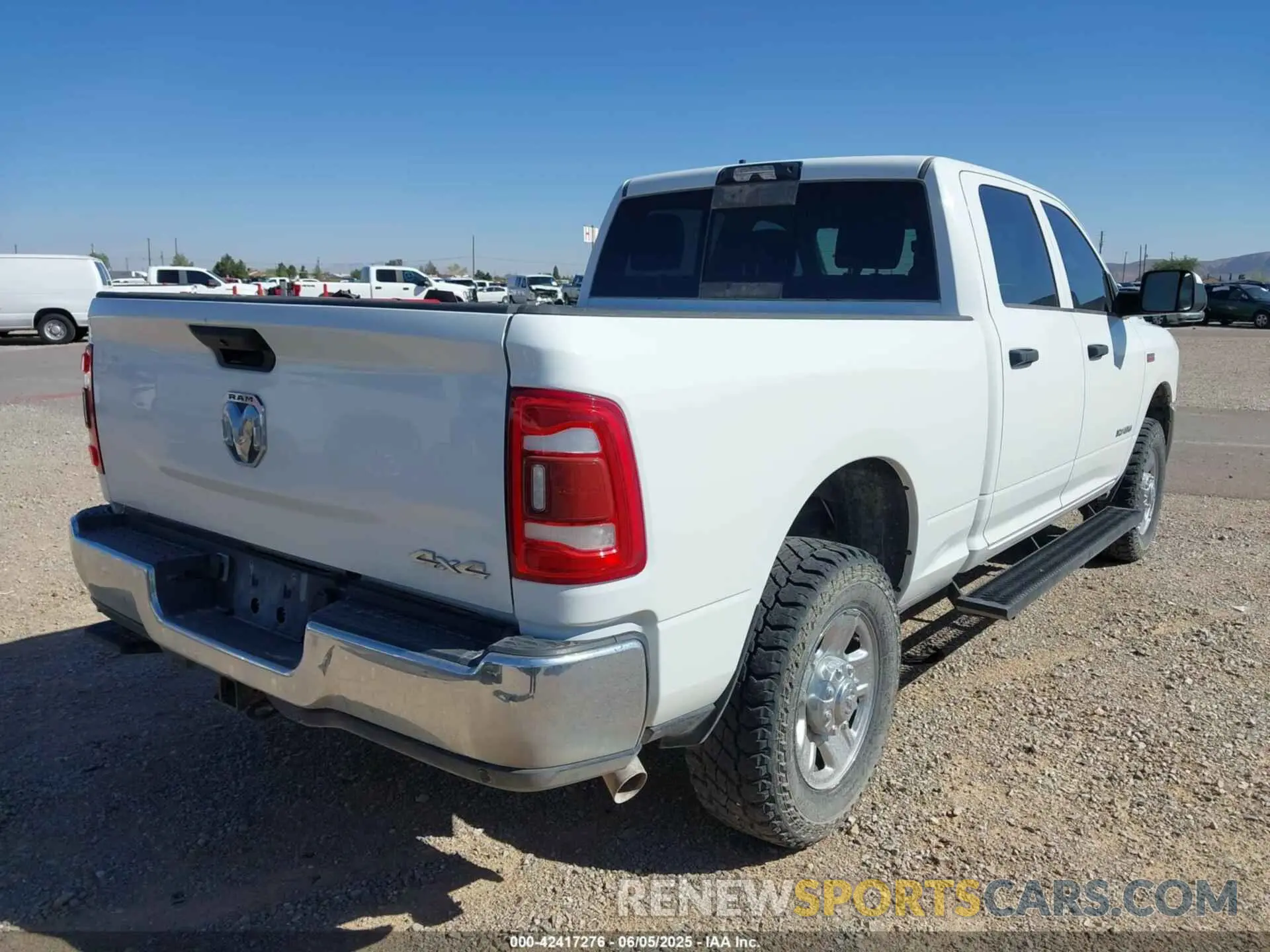 4 Photograph of a damaged car 3C6UR5CJ2NG272004 RAM 2500 2022