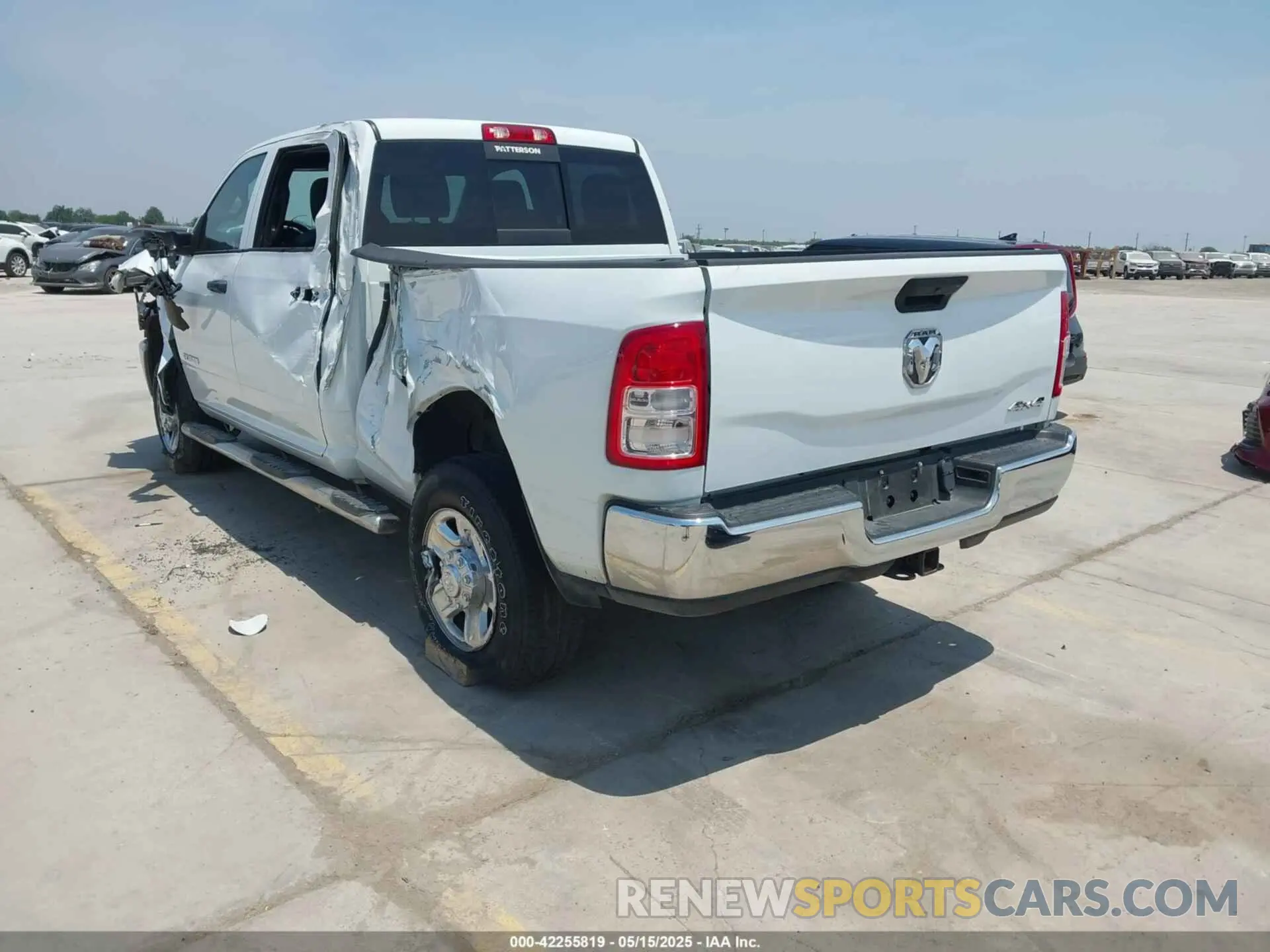3 Photograph of a damaged car 3C6UR5CJ2NG372068 RAM 2500 2022