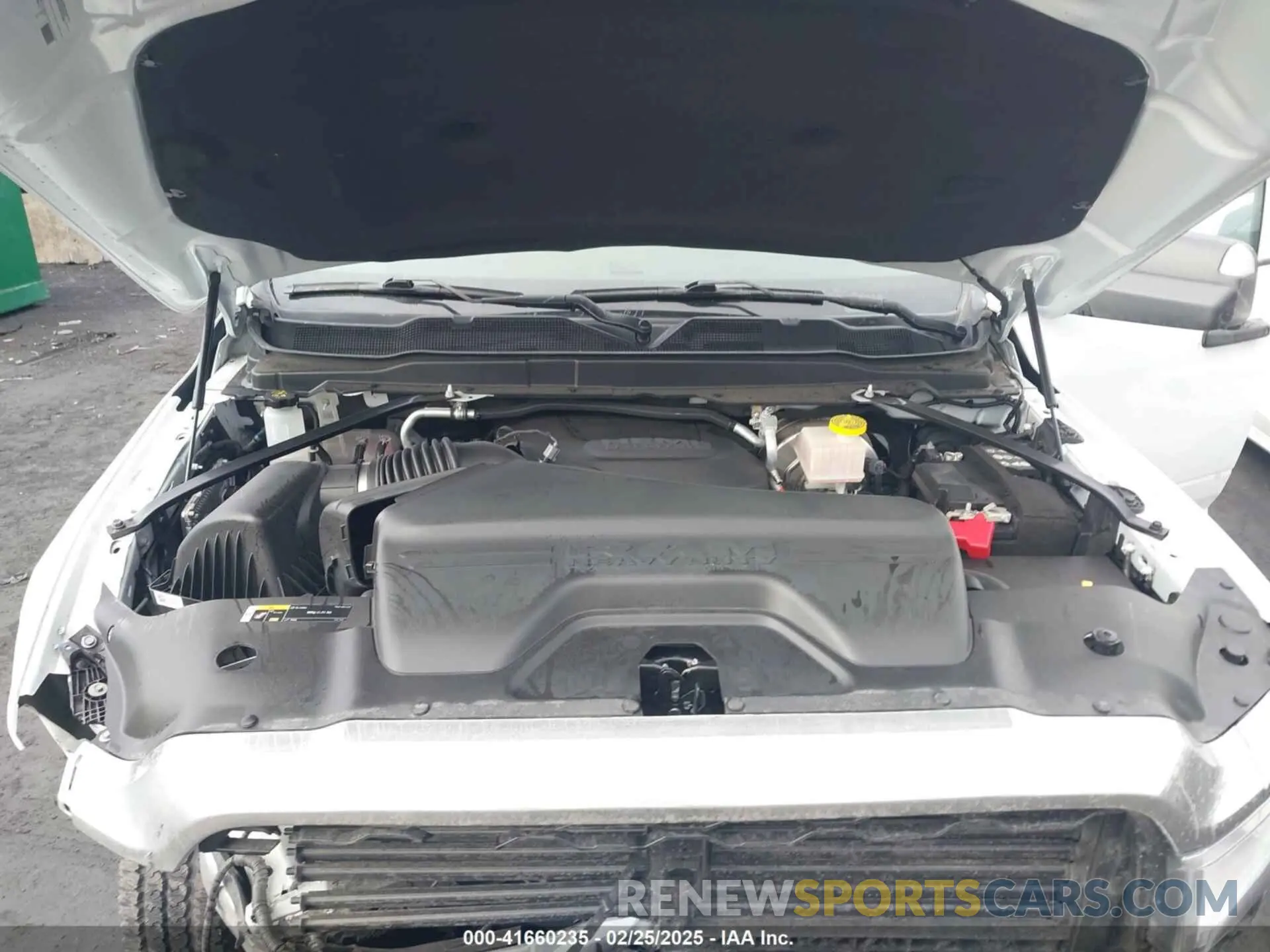 10 Photograph of a damaged car 3C6UR5CJ2NG441695 RAM 2500 2022