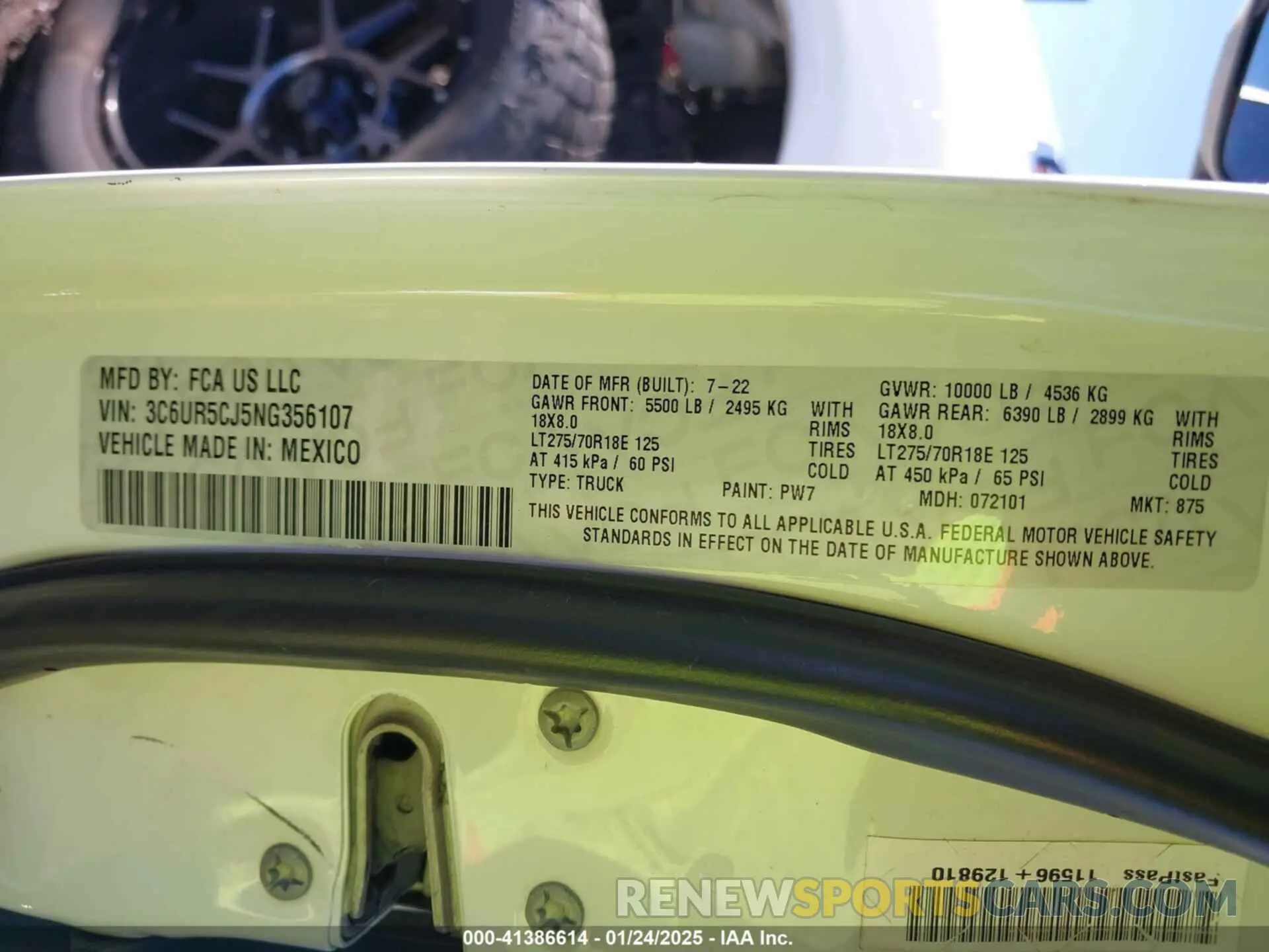 9 Photograph of a damaged car 3C6UR5CJ5NG356107 RAM 2500 2022