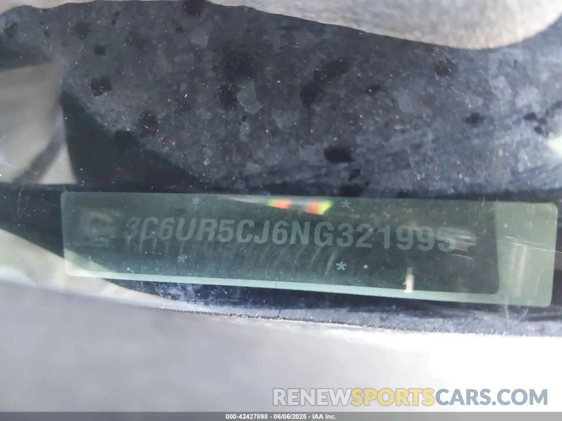 9 Photograph of a damaged car 3C6UR5CJ6NG321995 RAM 2500 2022