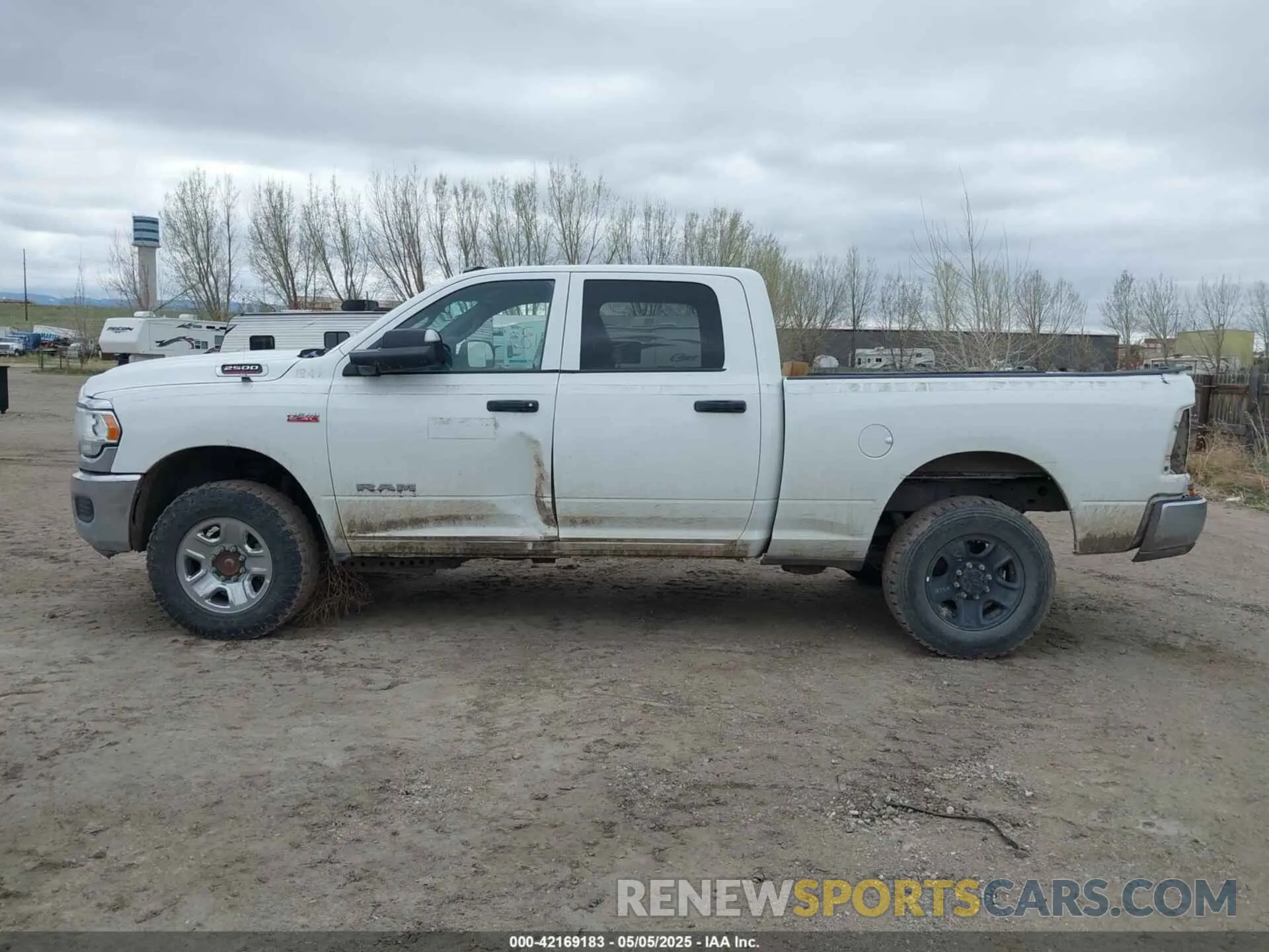 15 Photograph of a damaged car 3C6UR5CJ7NG439487 RAM 2500 2022