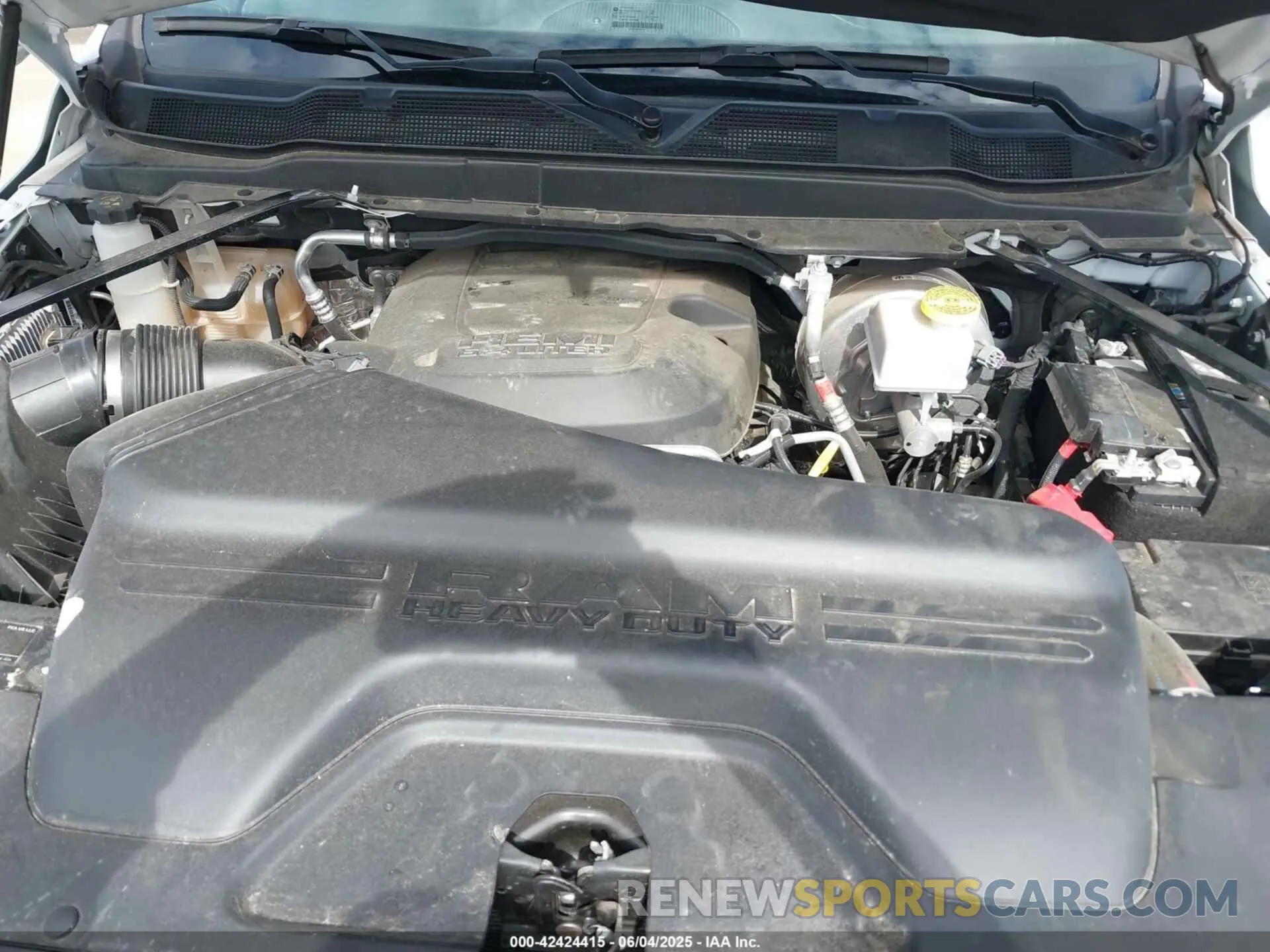 10 Photograph of a damaged car 3C6UR5CJ9NG202399 RAM 2500 2022